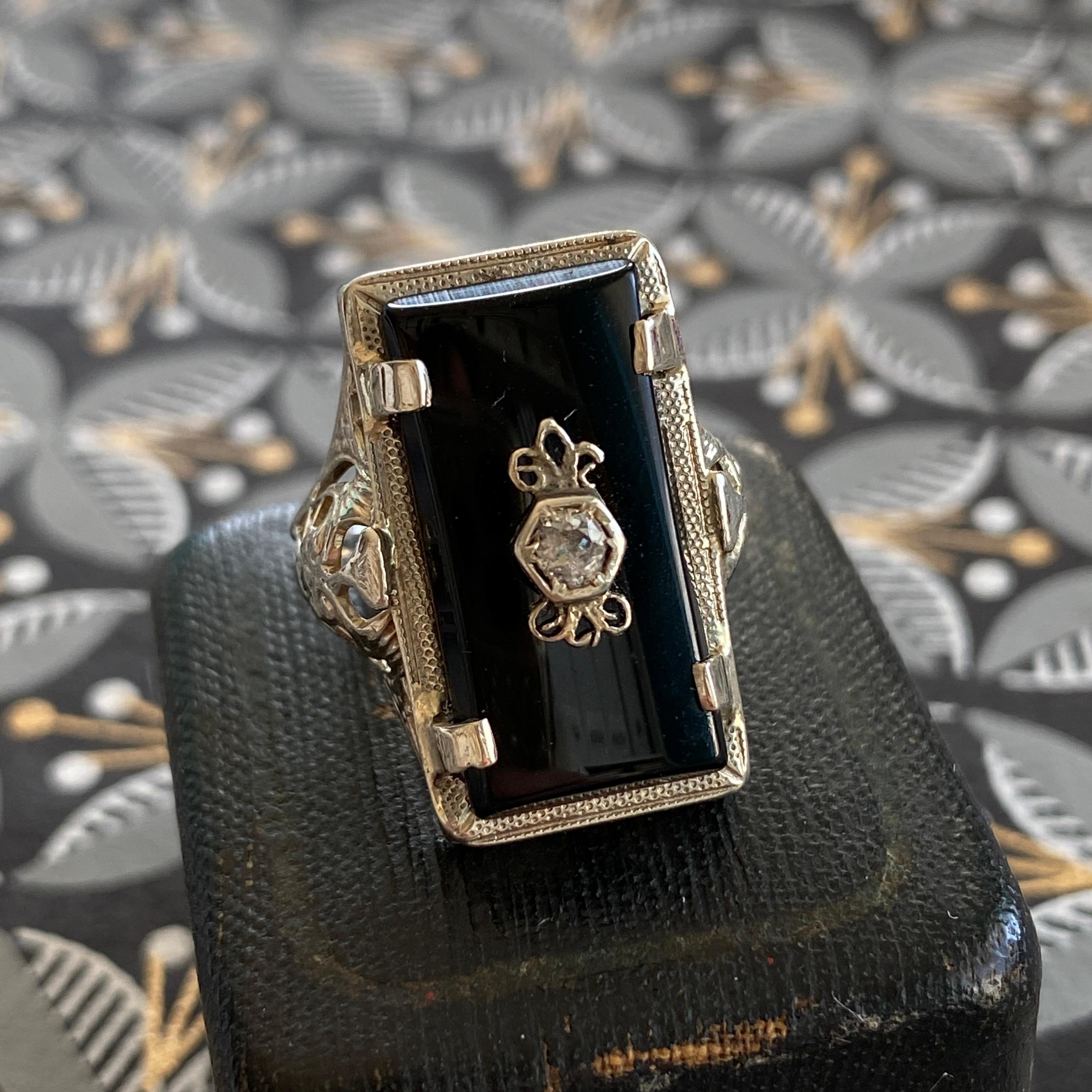 Art Deco Onyx 14k White Gold Filigree Ring For Sale 1