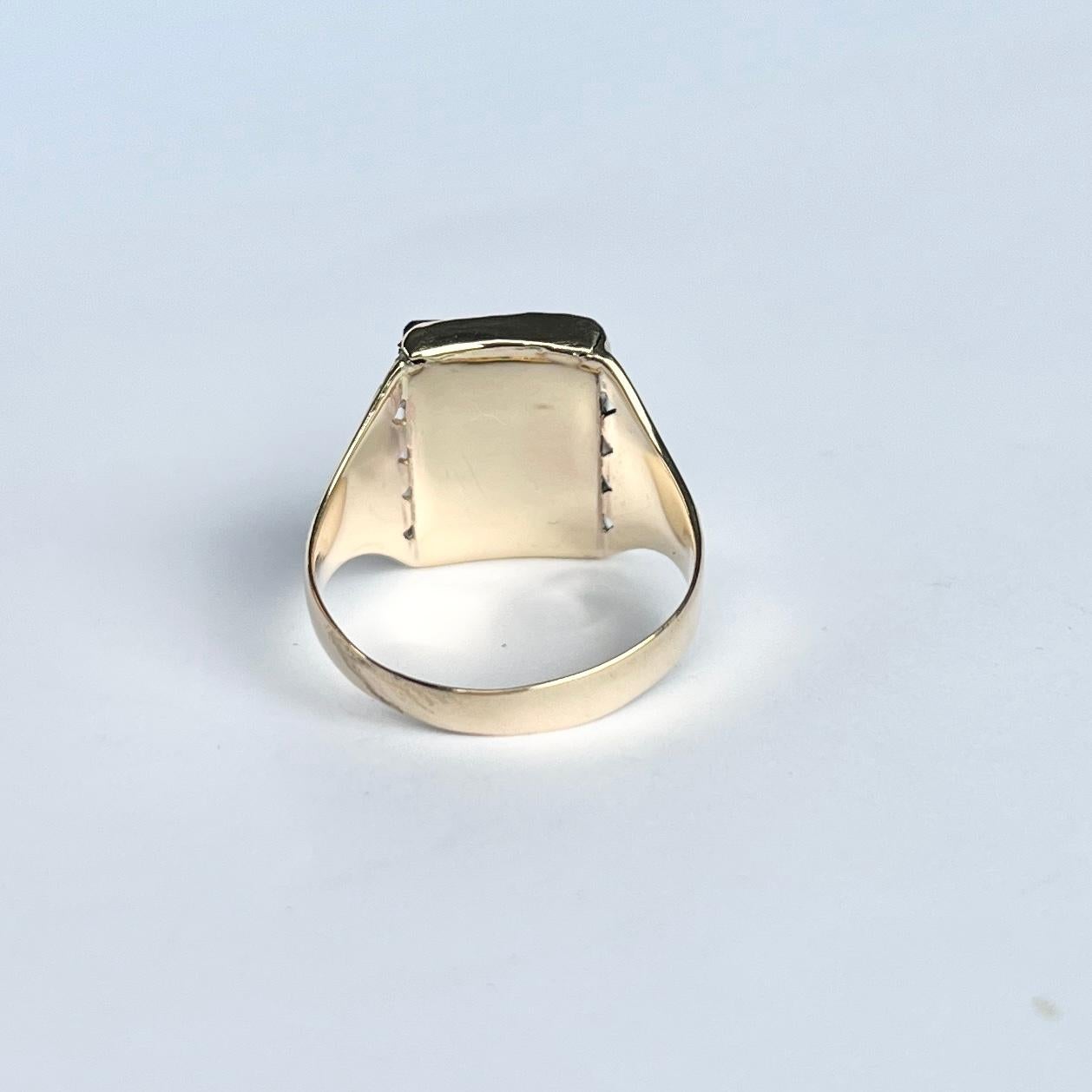 Art Deco Onyx and 9 Carat Gold Initial Ring In Good Condition For Sale In Chipping Campden, GB