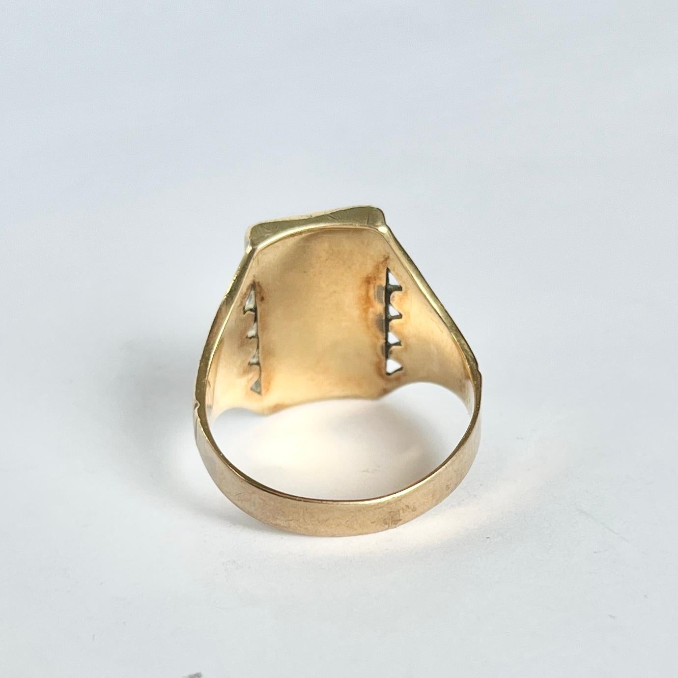 Initialring aus Onyx und 9 Karat Gold im Art déco-Stil im Zustand „Gut“ im Angebot in Chipping Campden, GB