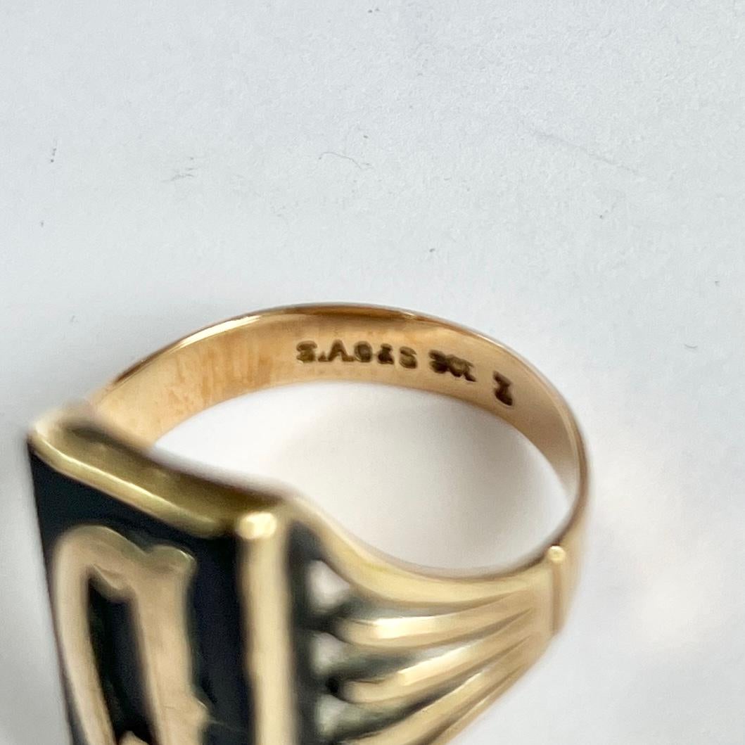 Art Deco Onyx and 9 Carat Gold Initial Ring In Good Condition For Sale In Chipping Campden, GB