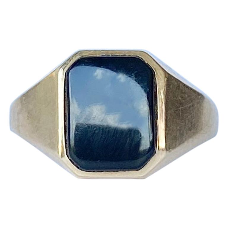 Art Deco Onyx and 9 Carat Gold Signet Ring For Sale