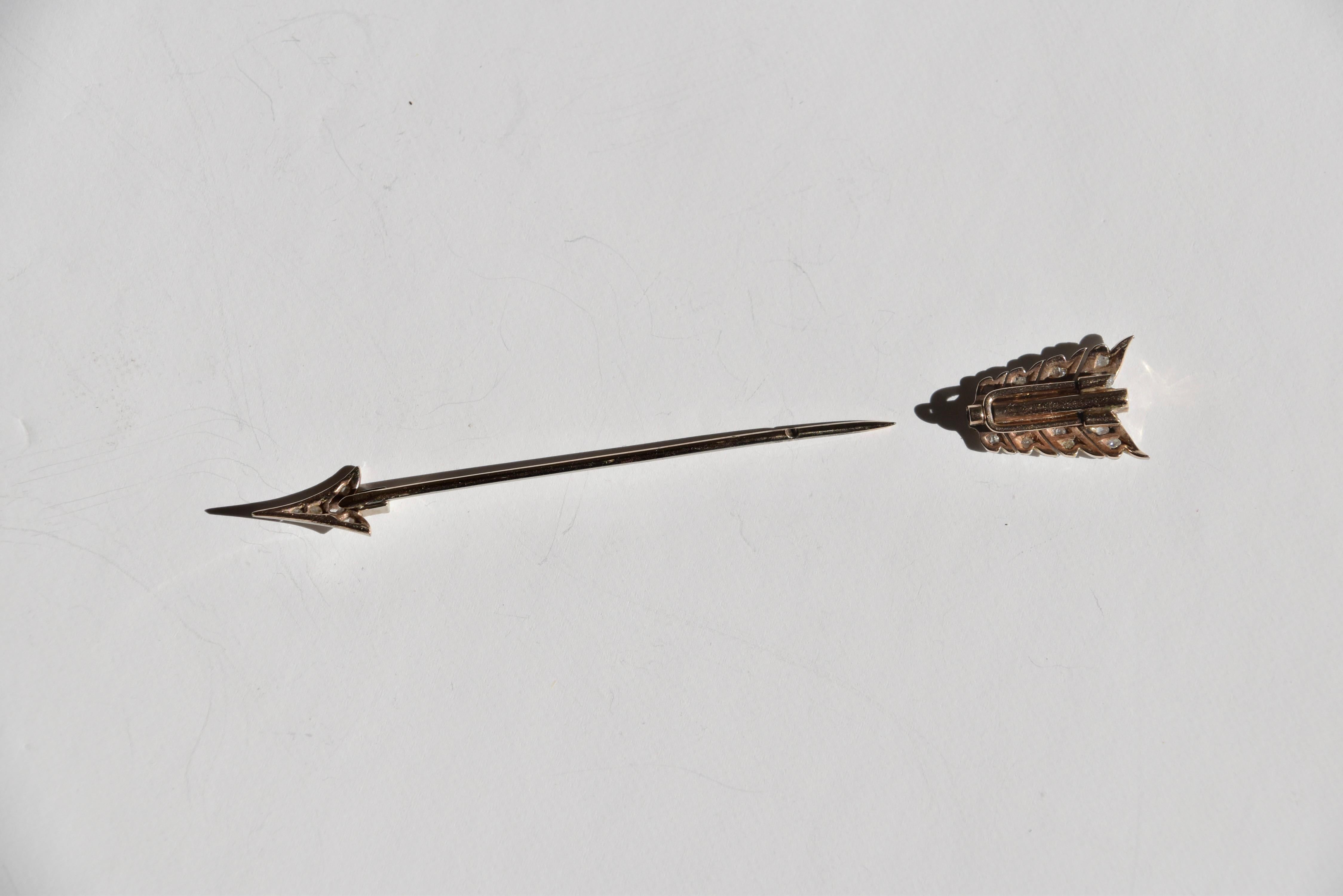 Taille rose Broche Arrow en onyx et diamants Art déco en vente