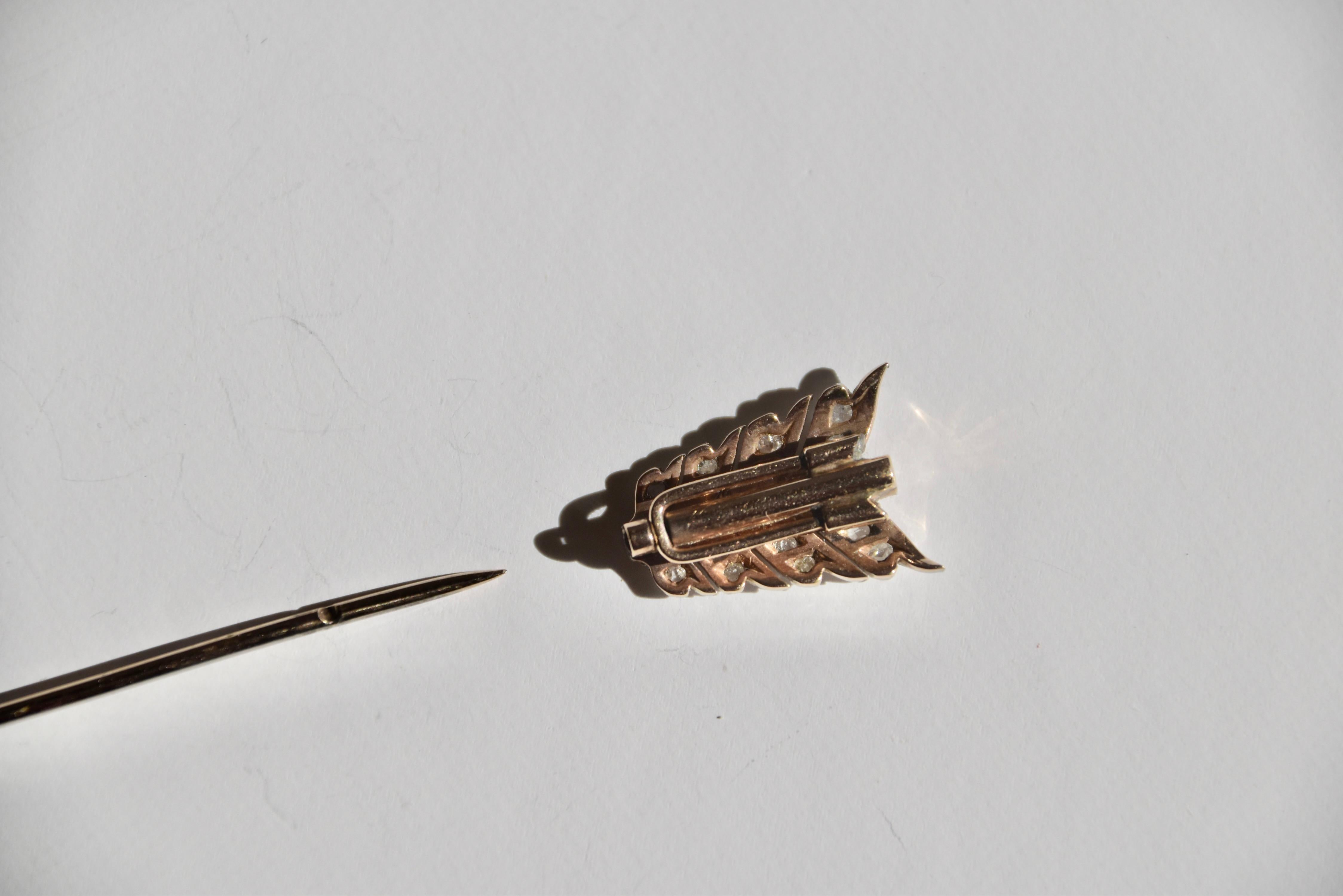 Broche Arrow en onyx et diamants Art déco Unisexe en vente