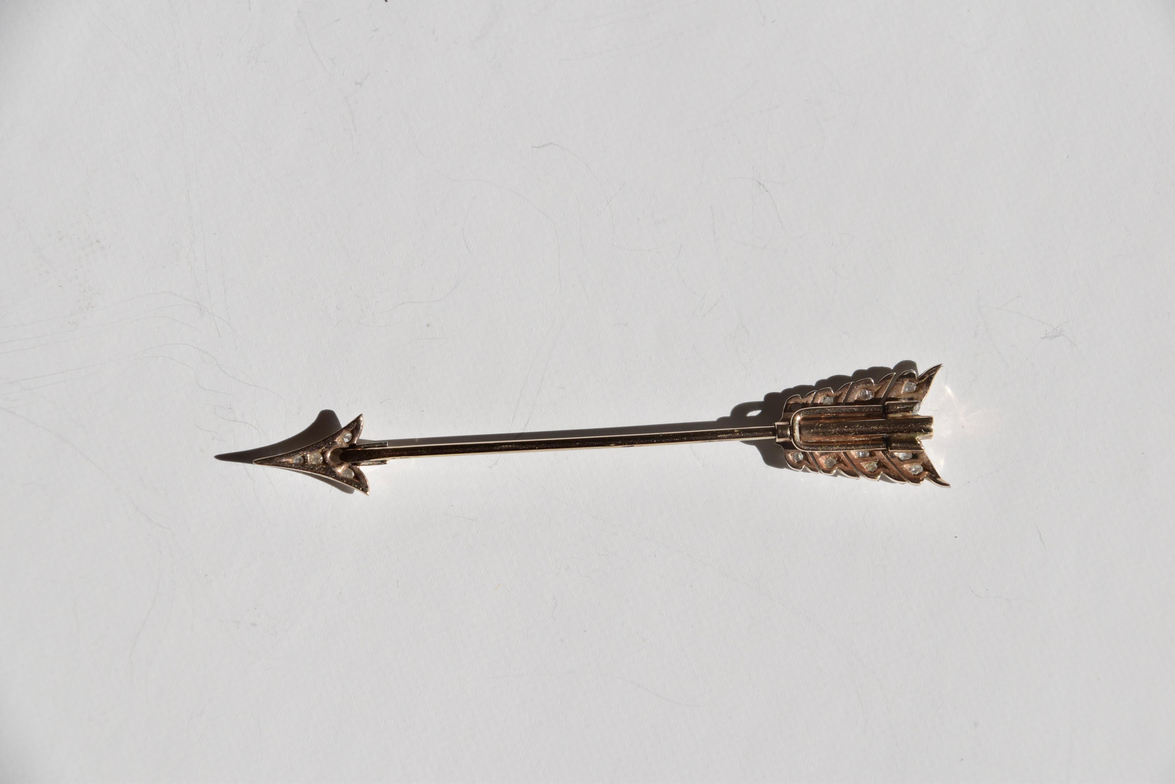 Broche Arrow en onyx et diamants Art déco en vente 1