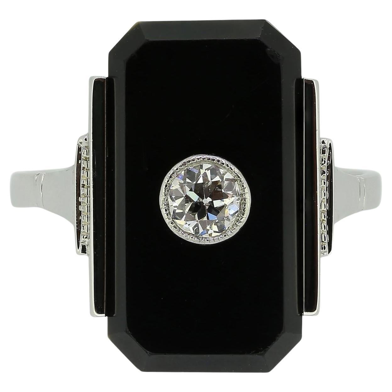 Ring aus Onyx und Diamant im Art déco-Stil