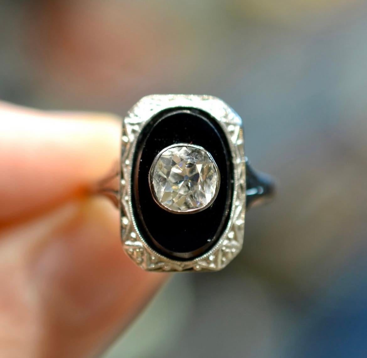 Art Deco Onyx And Old Cut Diamond Ring c.1920 For Sale 2