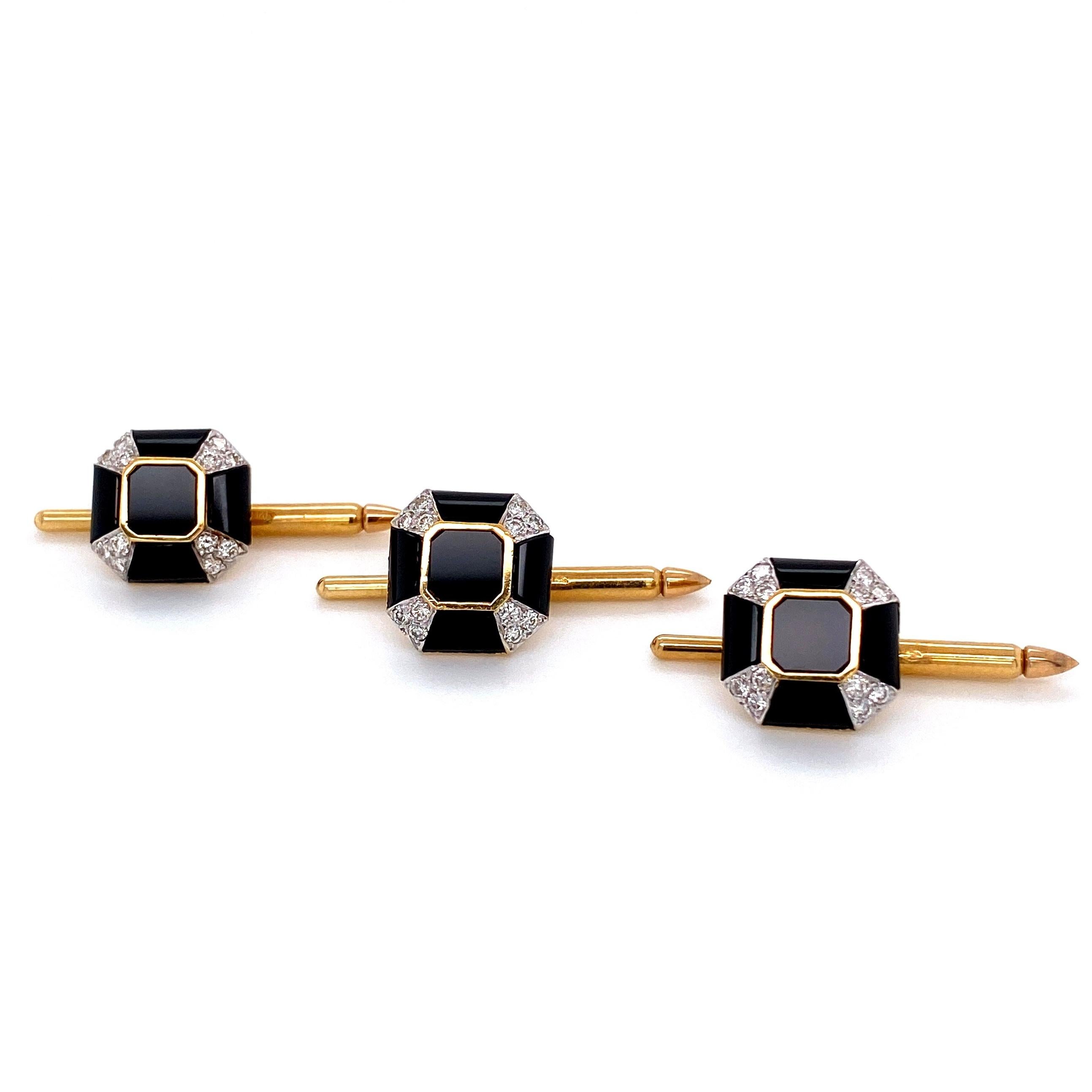 Men's Onyx and Diamond Gold Cufflink and Matching Stud Dress Set In Excellent Condition In Montreal, QC