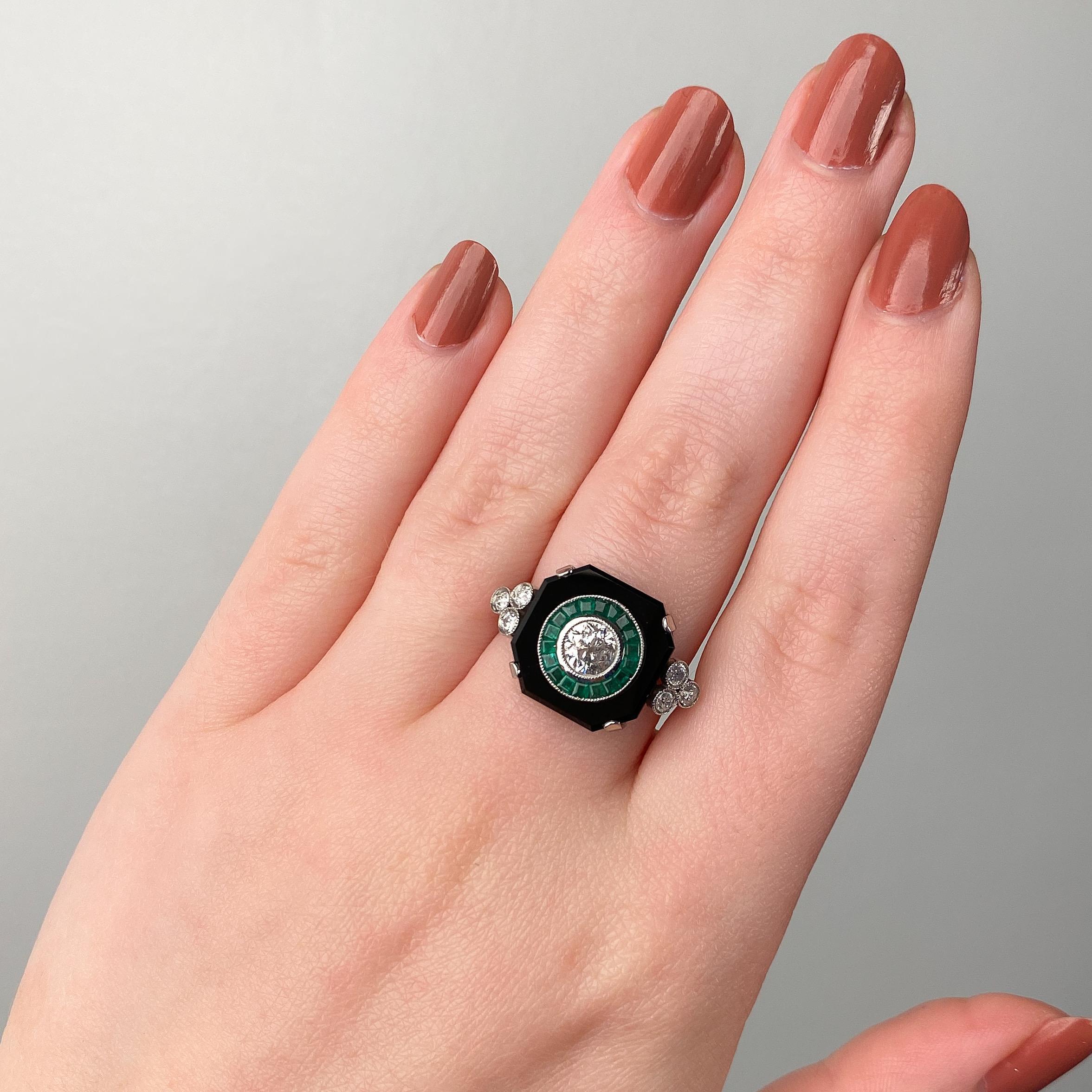 Anello Art Deco con onice, smeraldo e diamante in platino In condizioni buone in vendita a Lewisburg, PA