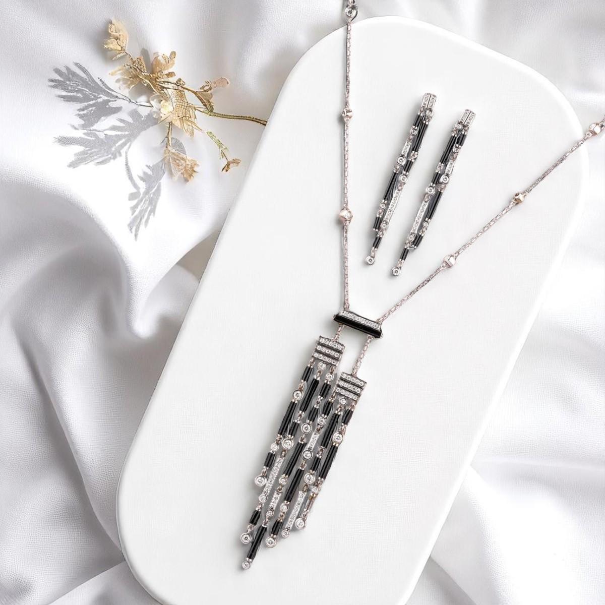 Collier Art Déco en or massif 14k (certifié) avec houppe en diamant et pierre d'onyx Pour femmes en vente