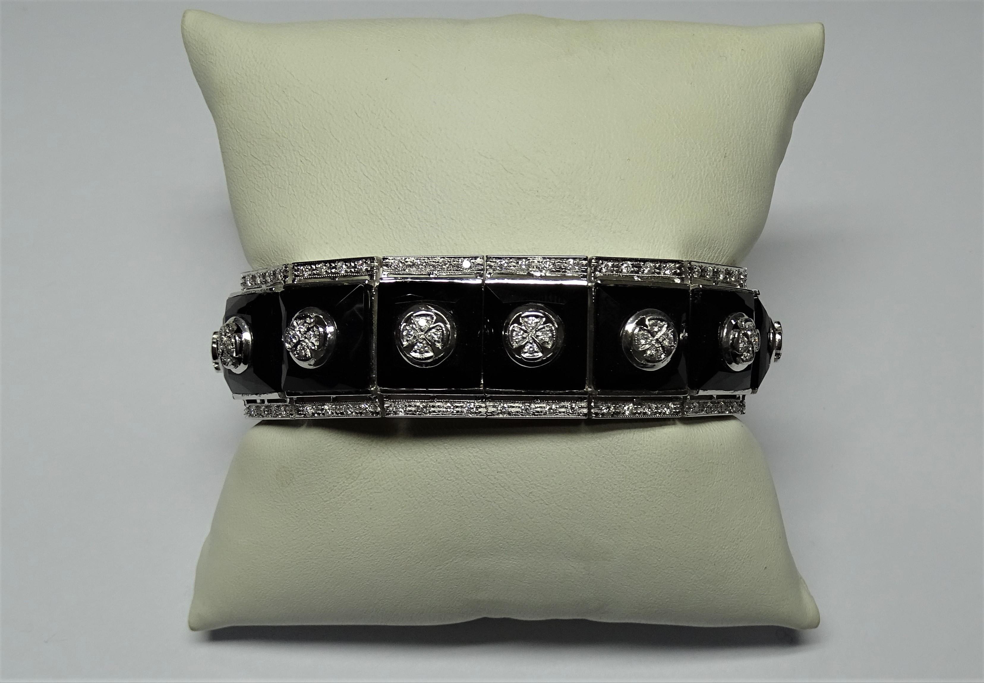 Round Cut Art Deco Style Onyx White Diamonds White Gold 18 Karat Bracelet