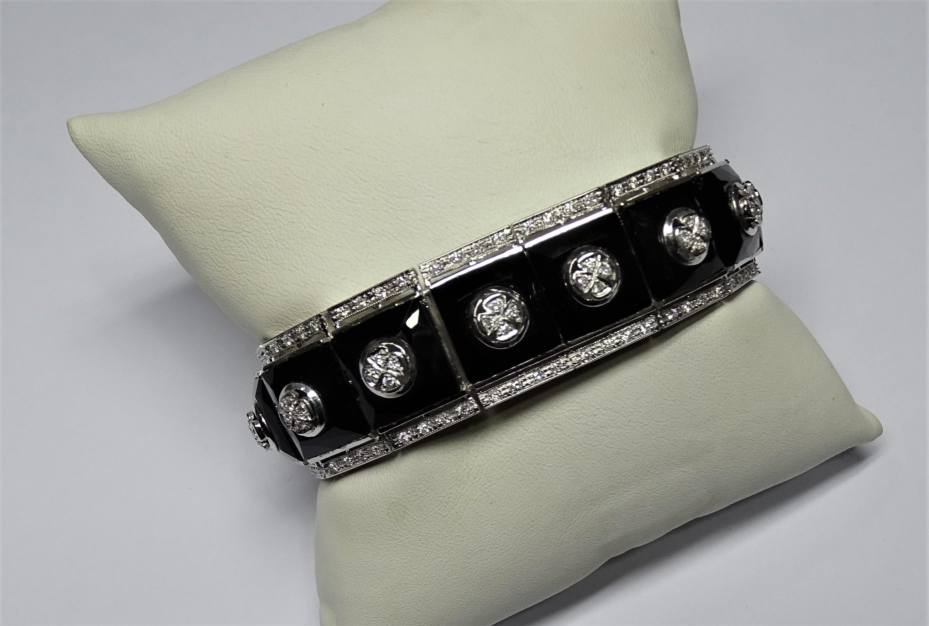 Art Deco Style Onyx White Diamonds White Gold 18 Karat Bracelet In New Condition In Marcianise, IT