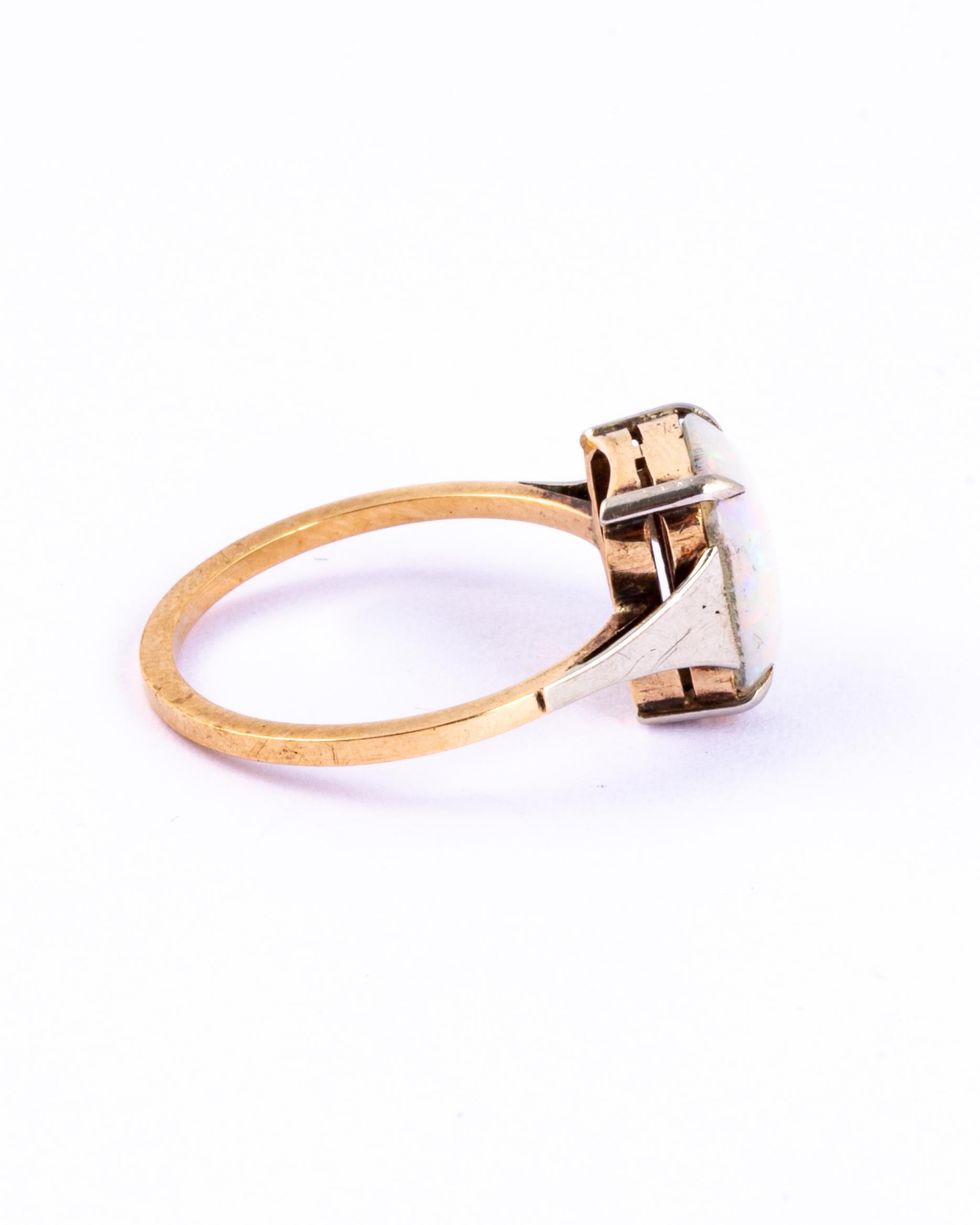 Art-Déco-Ring aus Opal und 9 Karat Gold (Art déco) im Angebot