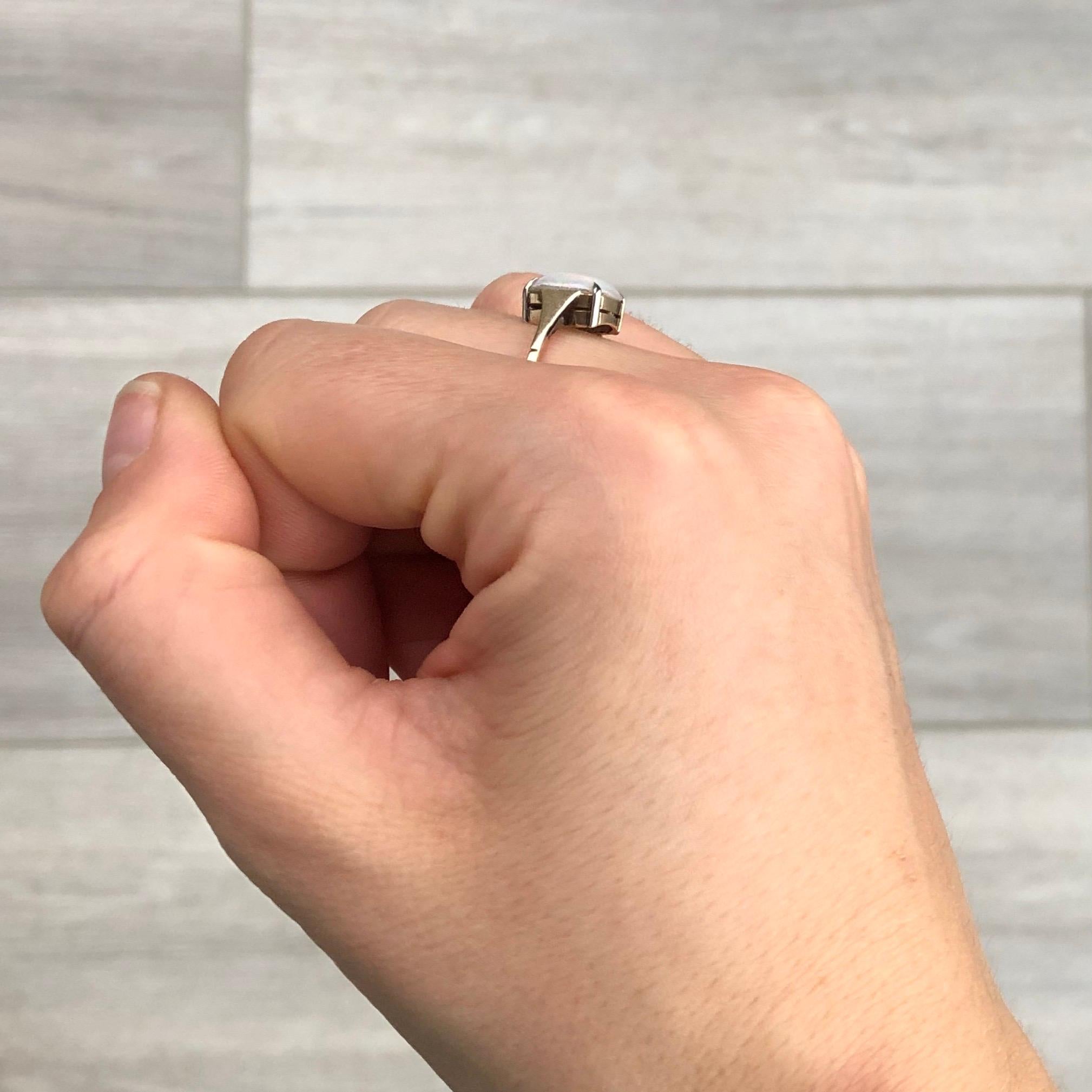 Bague Art déco en or 9 carats et opale en vente 2