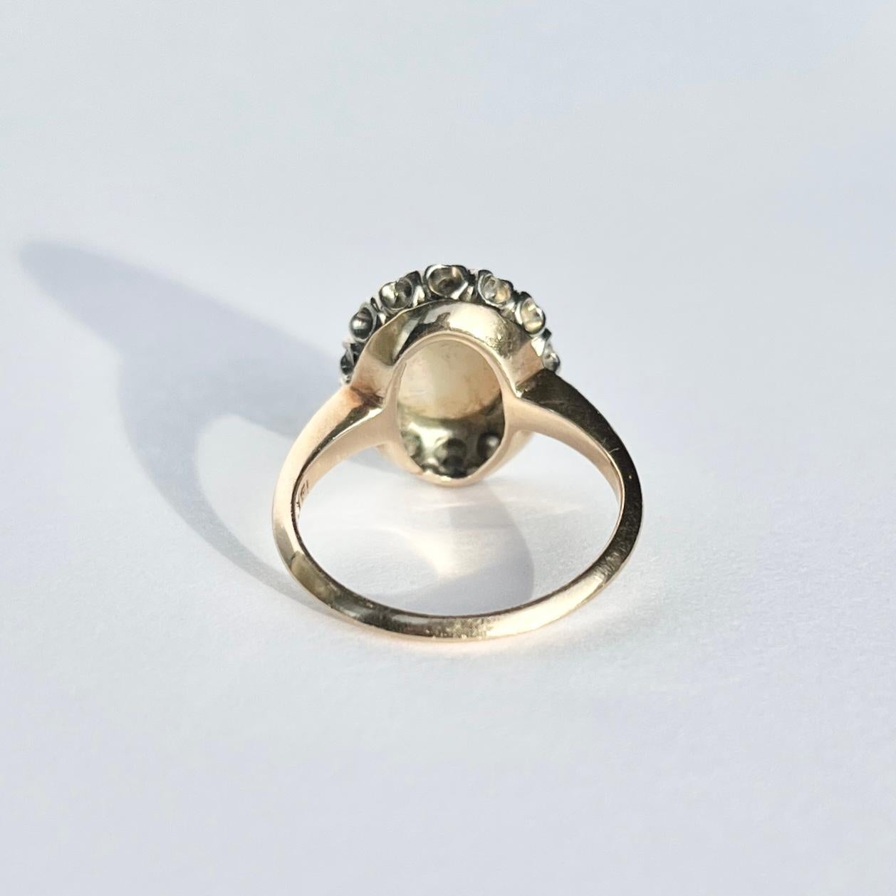 Art Deco Opal- und Diamant-Cluster-Ring aus 14 Karat Gold (Cabochon)