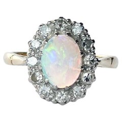 Art Deco Opal- und Diamant-Cluster-Ring aus 18 Karat Gold