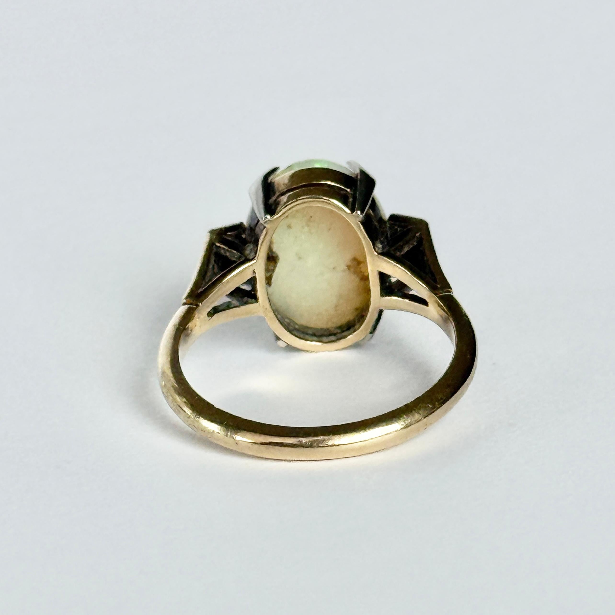Anello da cocktail in oro 9 carati con opale e diamanti Art Deco In condizioni buone in vendita a Chipping Campden, GB