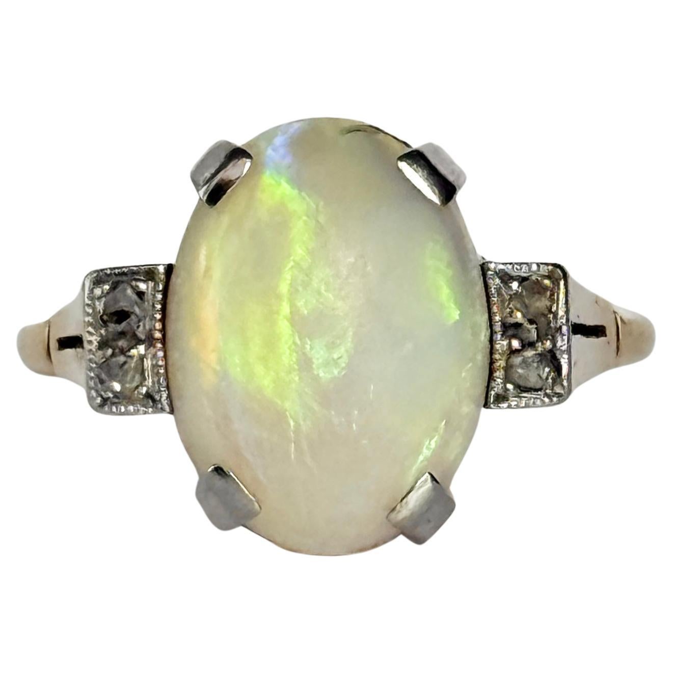 Anello da cocktail in oro 9 carati con opale e diamanti Art Deco in vendita