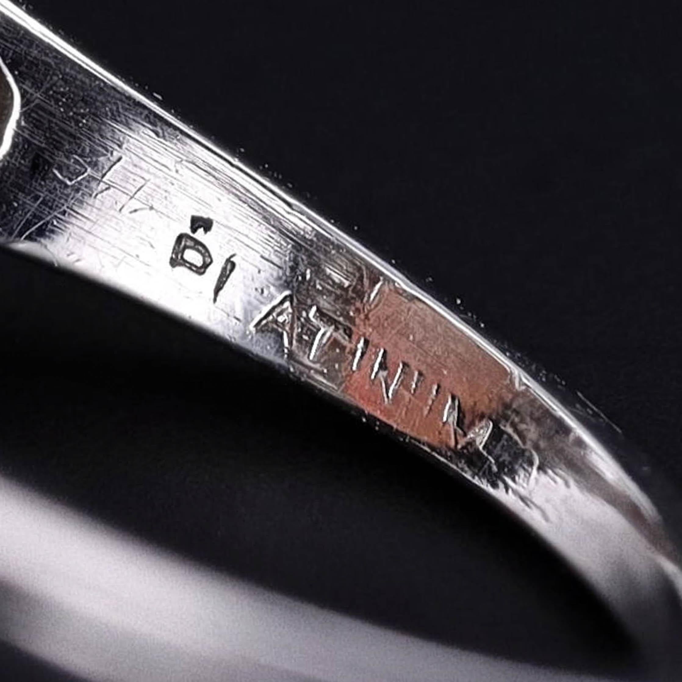 Bague Art déco en platine avec opale et diamants Pour femmes en vente