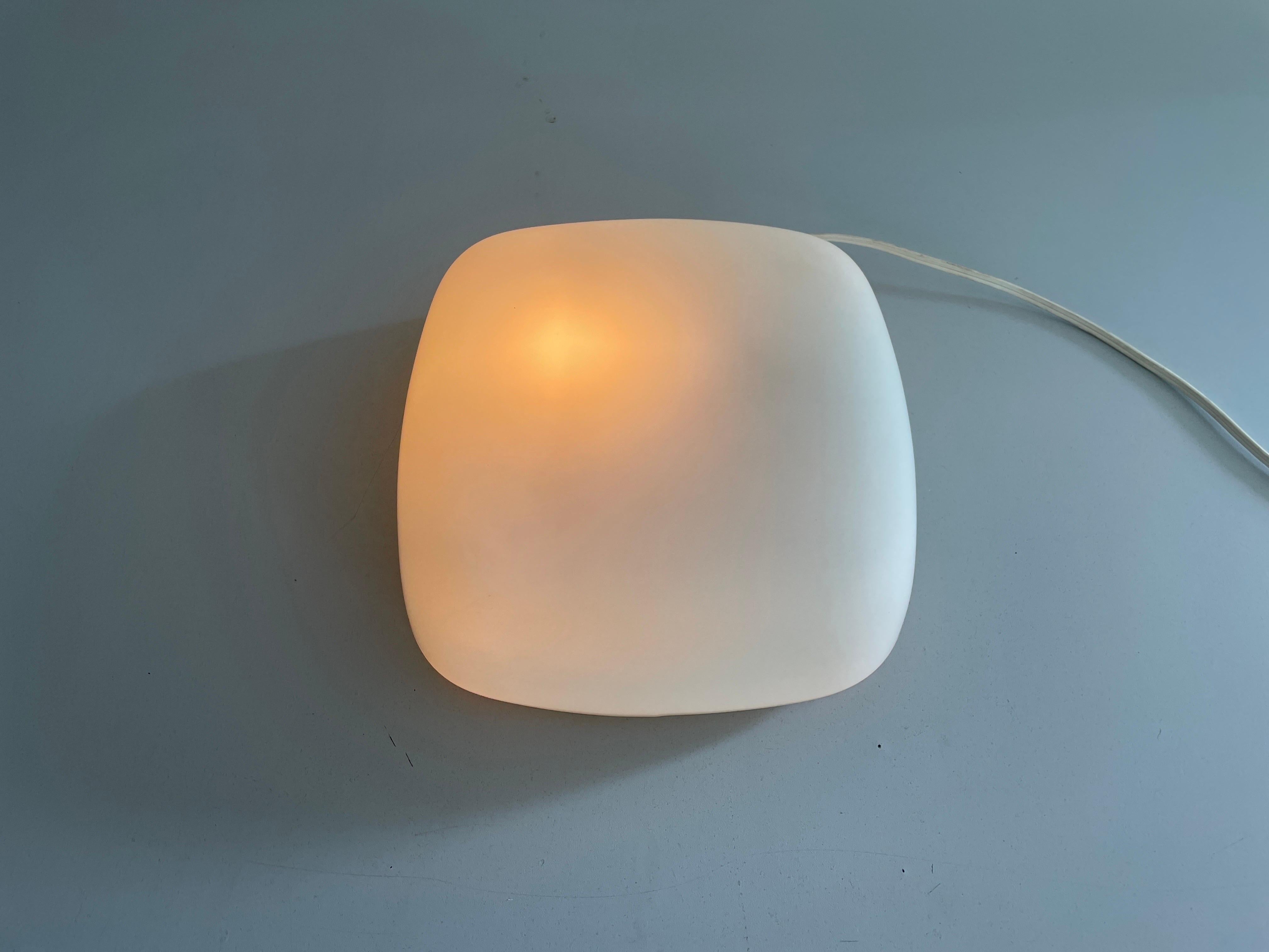 Lampada da incasso in vetro opalino Art Deco, anni '60, Italia in vendita 4
