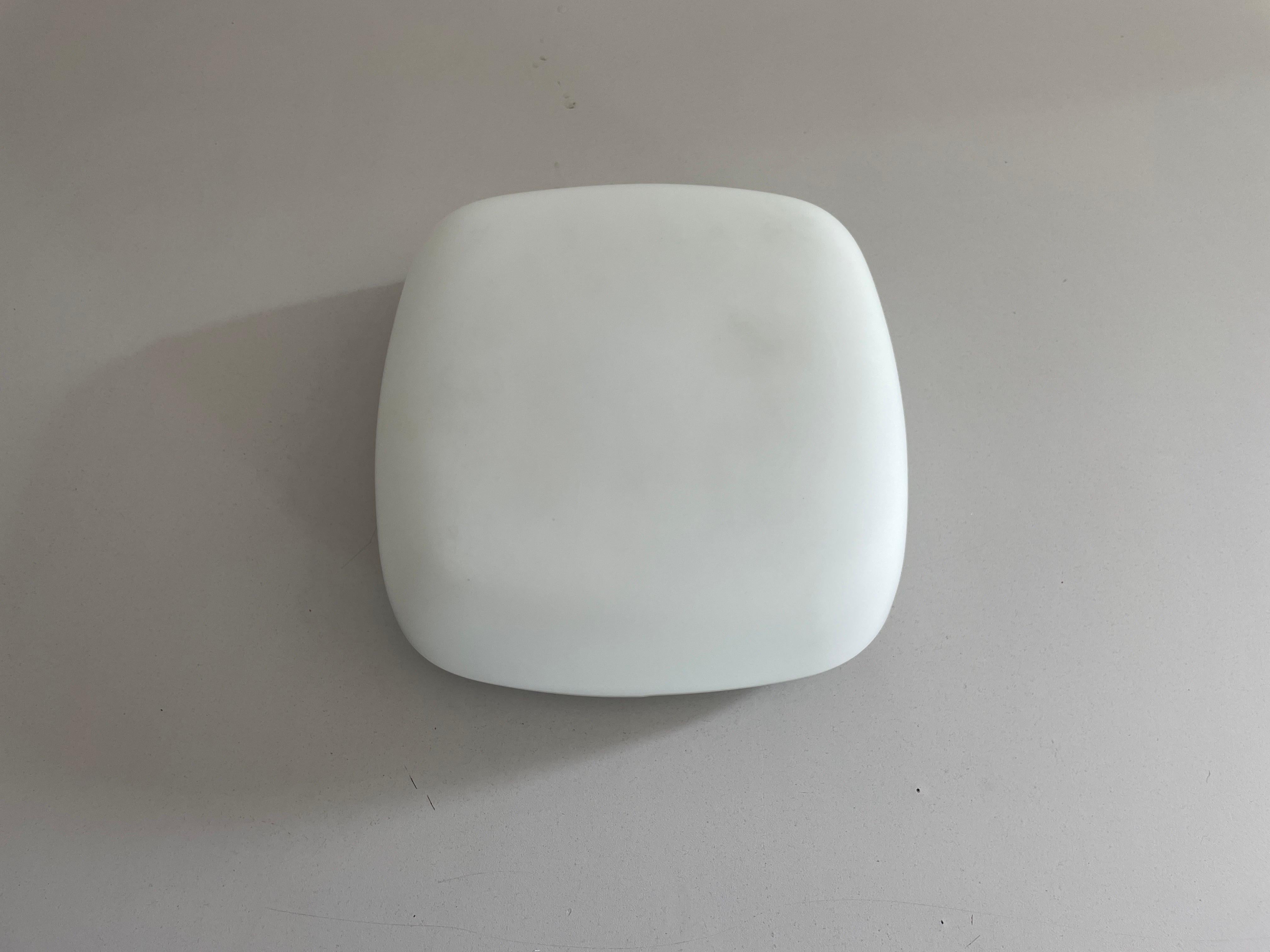 Vetro Lampada da incasso in vetro opalino Art Deco, anni '60, Italia in vendita