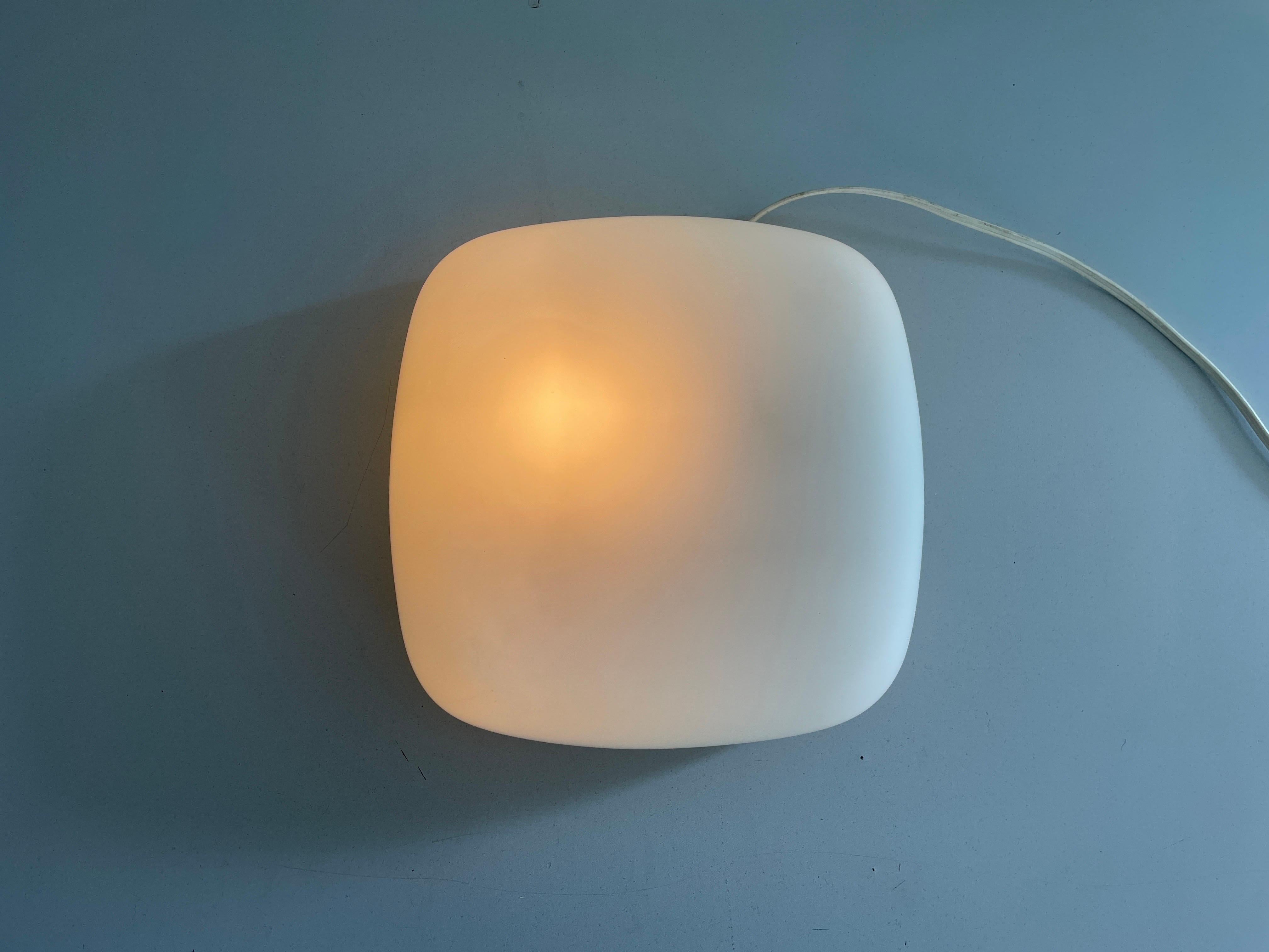 Lampada da incasso in vetro opalino Art Deco, anni '60, Italia in vendita 1