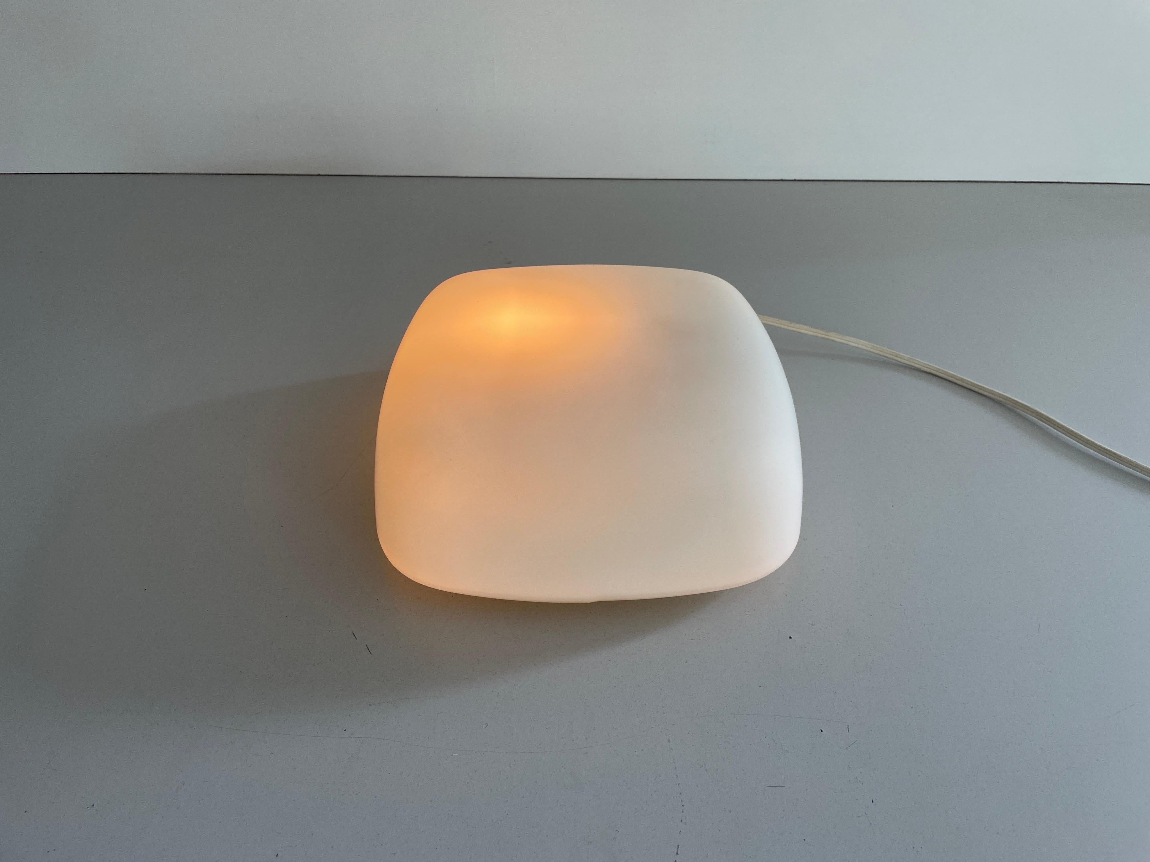 Lampada da incasso in vetro opalino Art Deco, anni '60, Italia in vendita 2