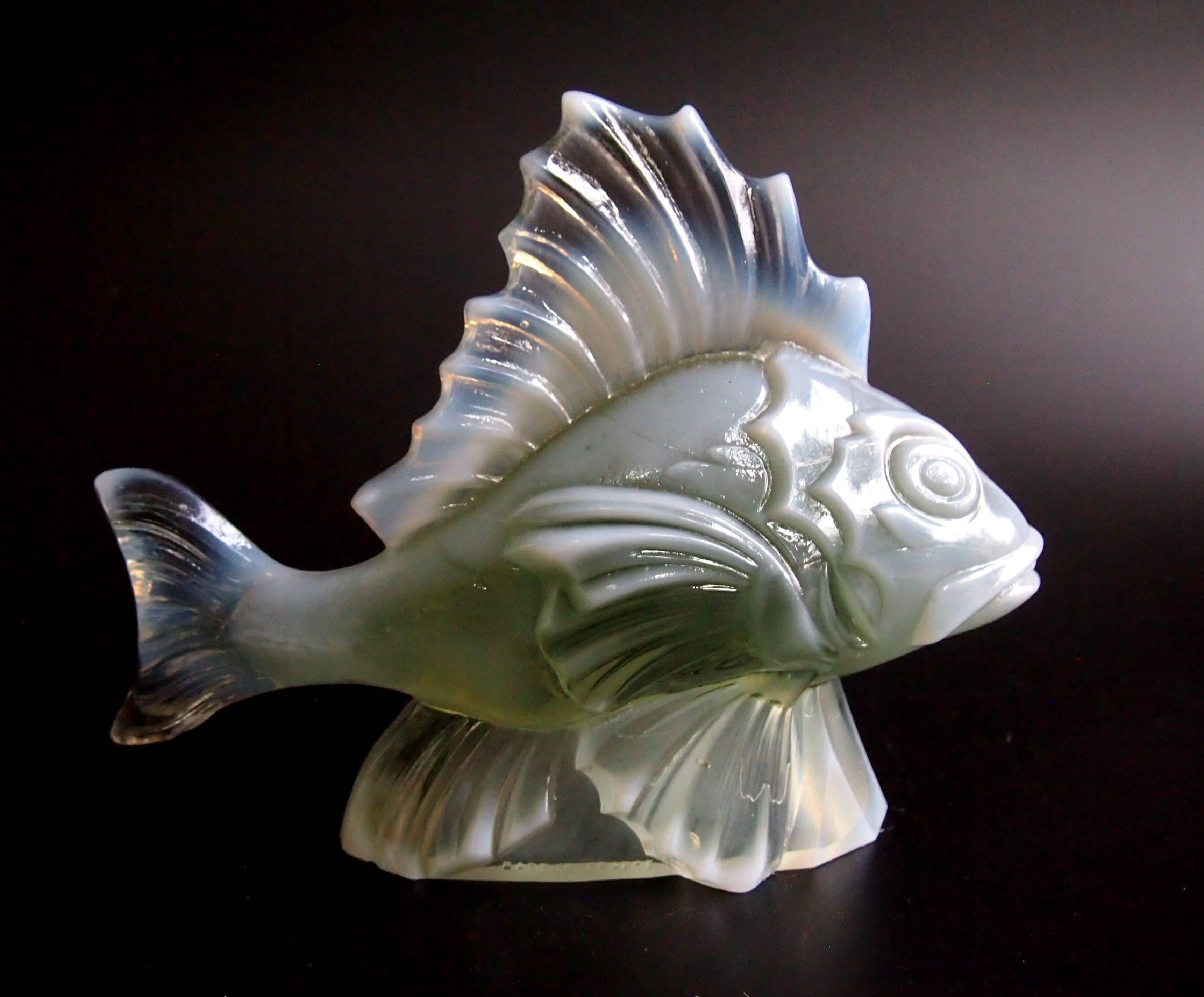 Early 20th Century French Art Deco Opal Green Glass Fish Statue by CLA For Sale