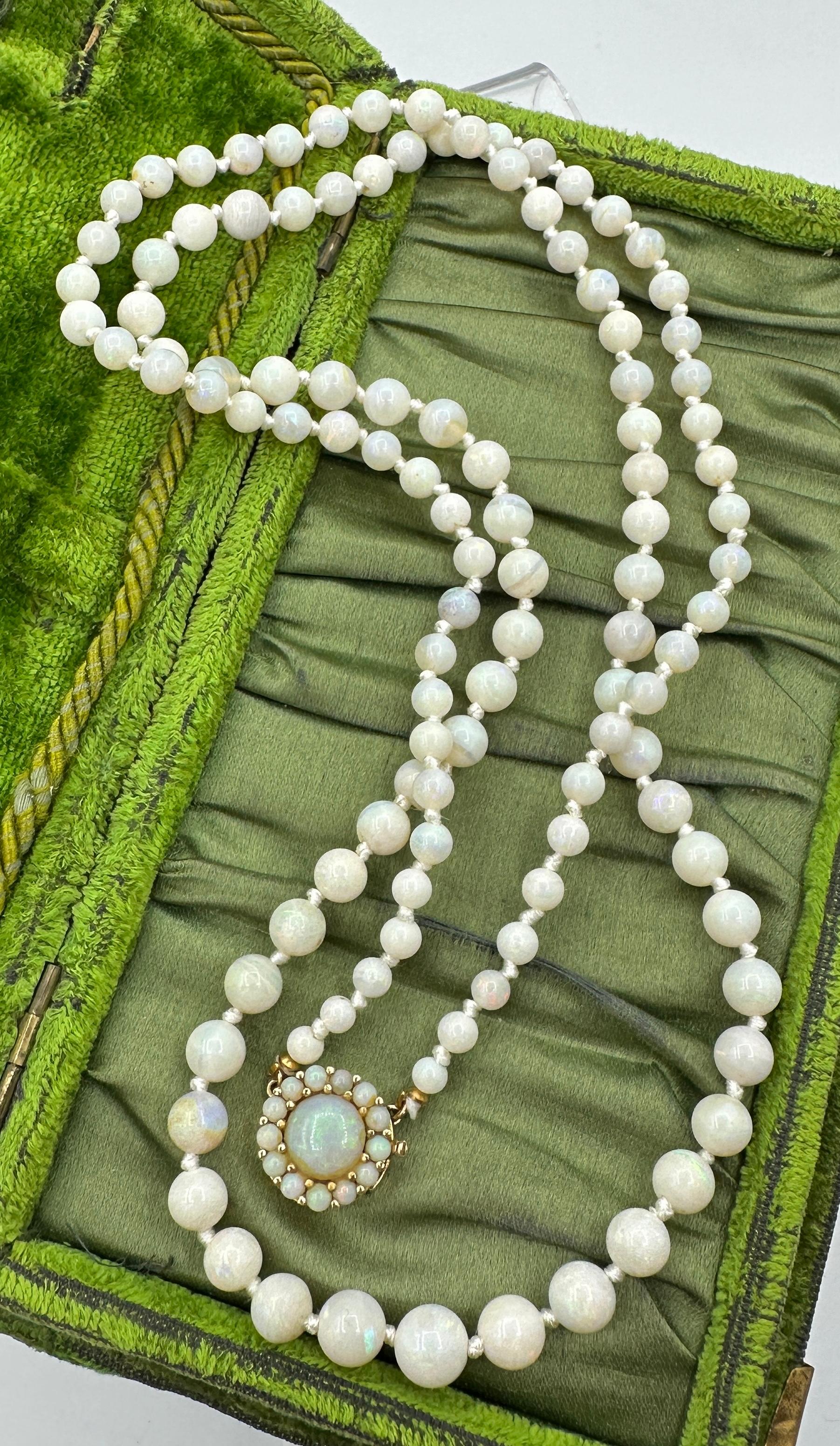 Art Deco Opal Necklace 14 Karat Gold 31 Inches Graduated Opals For Sale 3