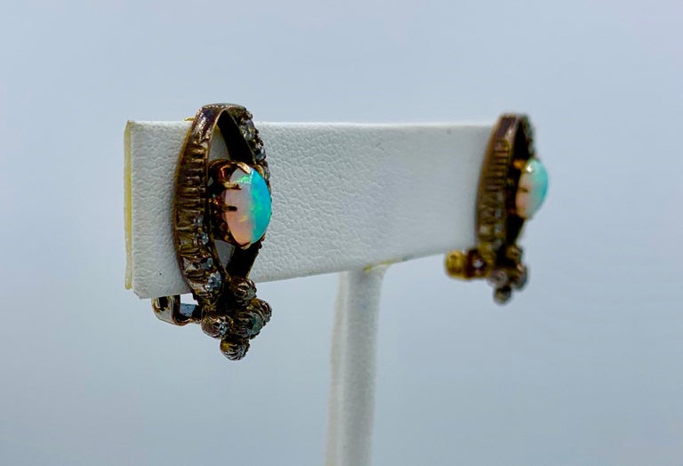 Boucles d'oreilles Art déco anciennes en or 14 carats avec opale et diamants taille rose