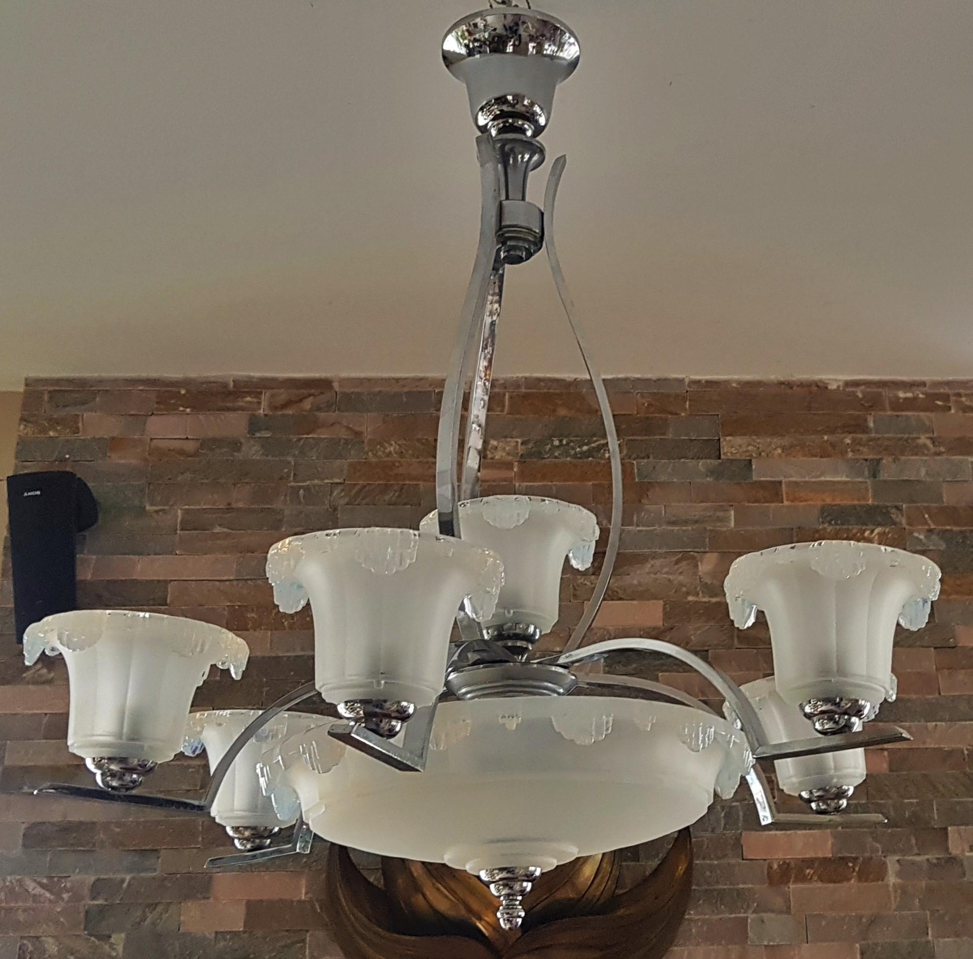 Art Deco Opalescent Glass and Chrome Chandelier by Ezan & Petitot, France 1930s For Sale 13