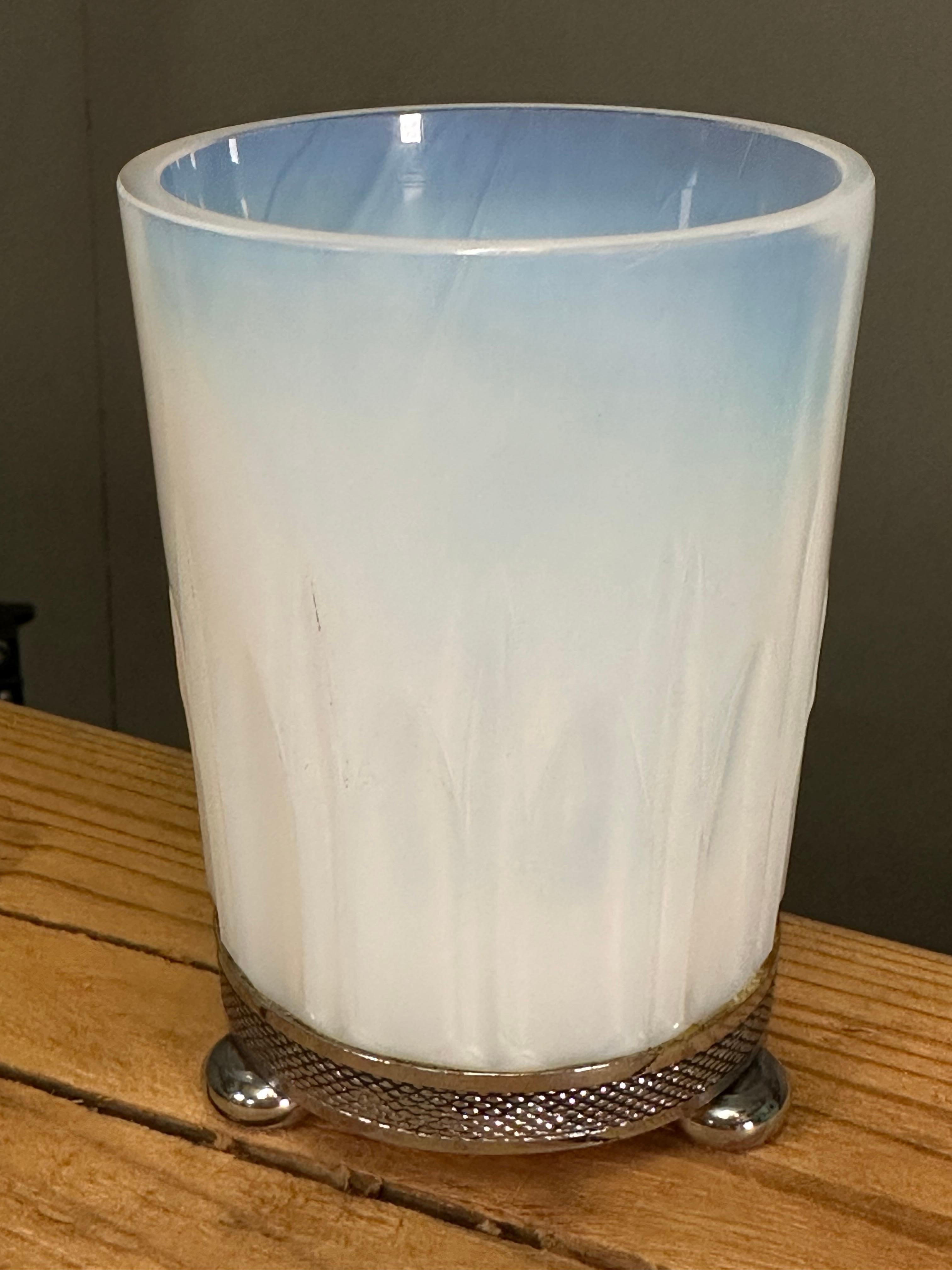 Art Deco Opalescent Glass and Silver Bowl, Vase style Lalique, Sabino. France In Good Condition For Sale In Saarbruecken, DE