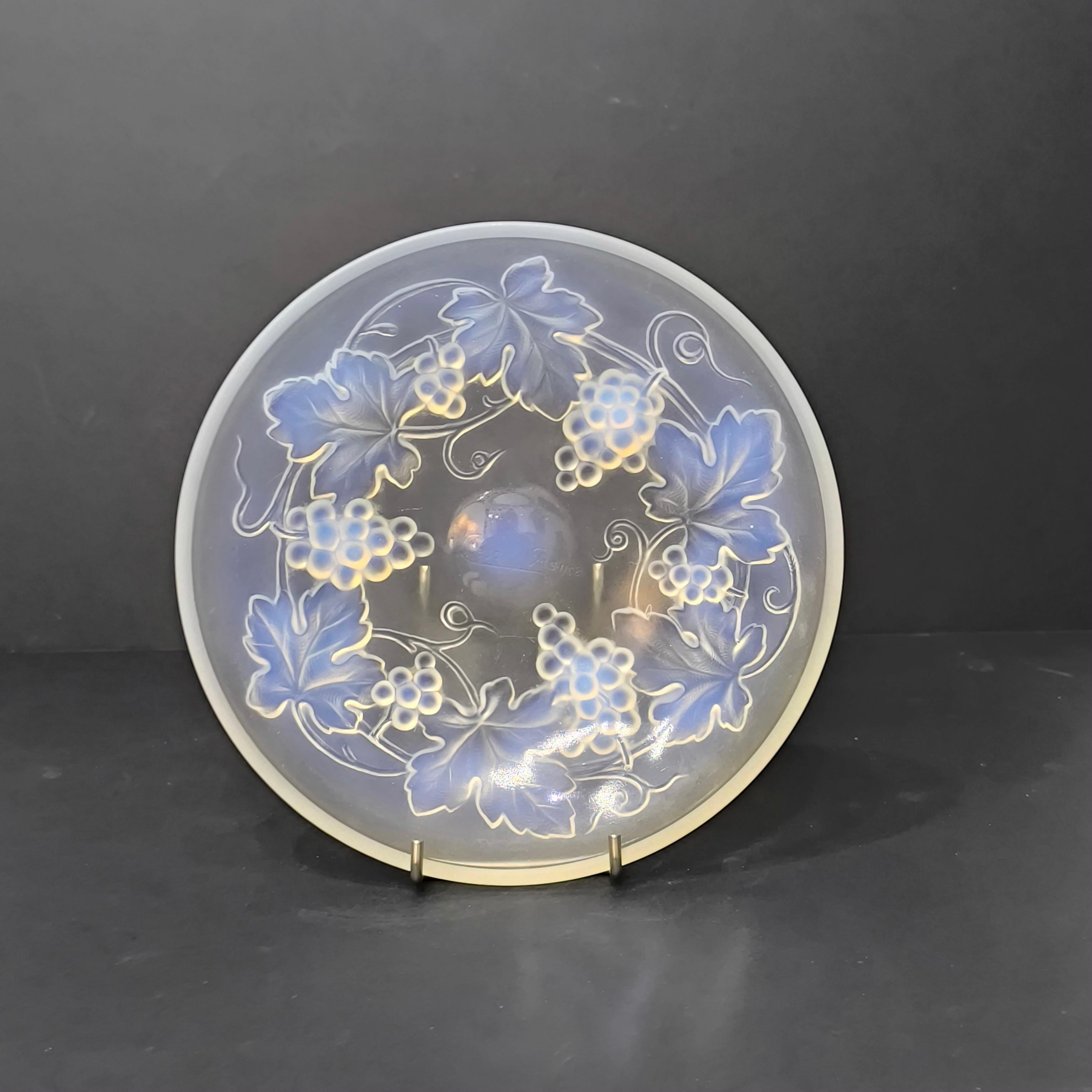 Art Deco Opalescent Glass Bowl, Coupe with Grapes, France 1930s For Sale 6