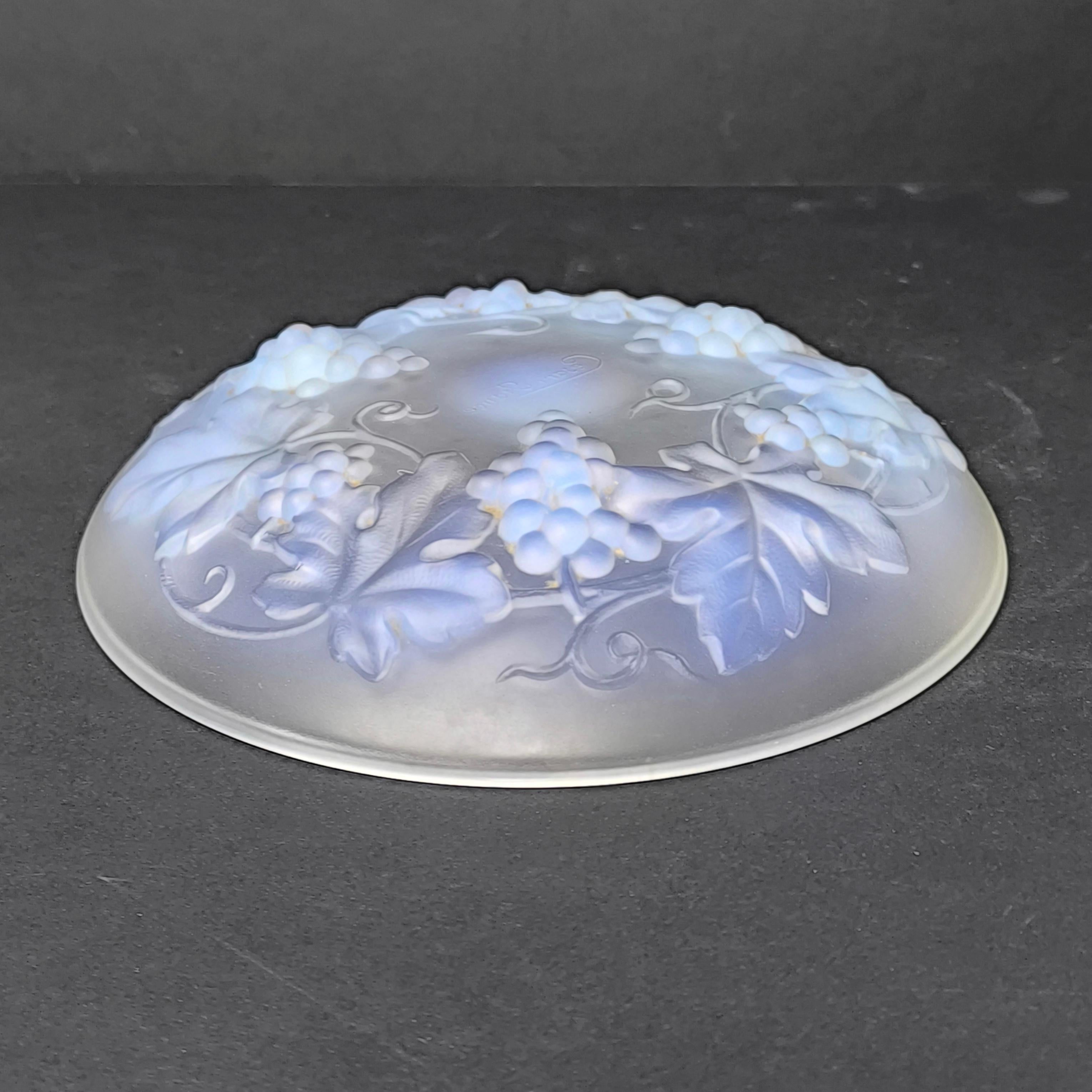 Art Deco Opalescent Glass Bowl, Coupe with Grapes, France 1930s For Sale 11