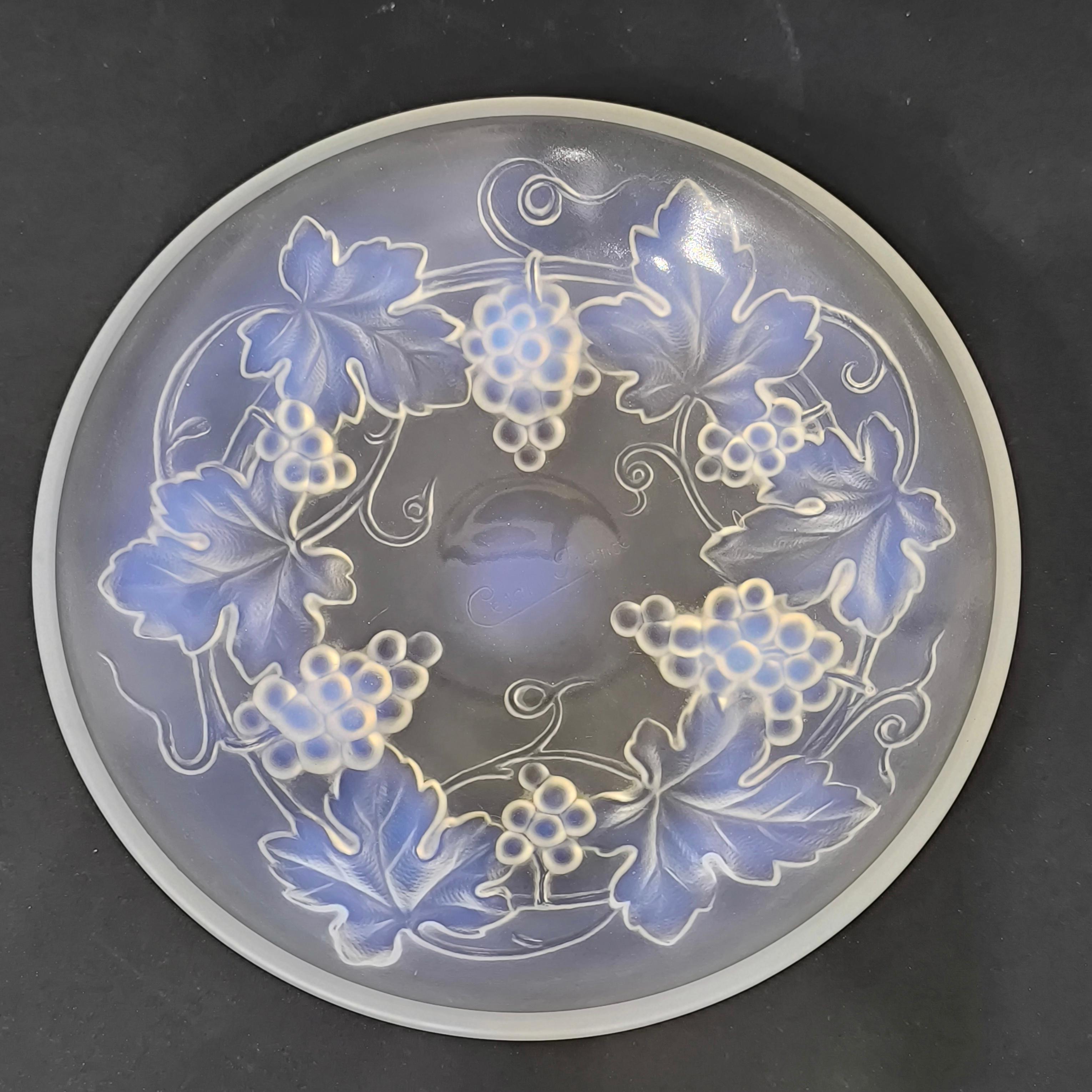 Art Deco Opalescent Glass Bowl, Coupe with Grapes, France 1930s For Sale 3