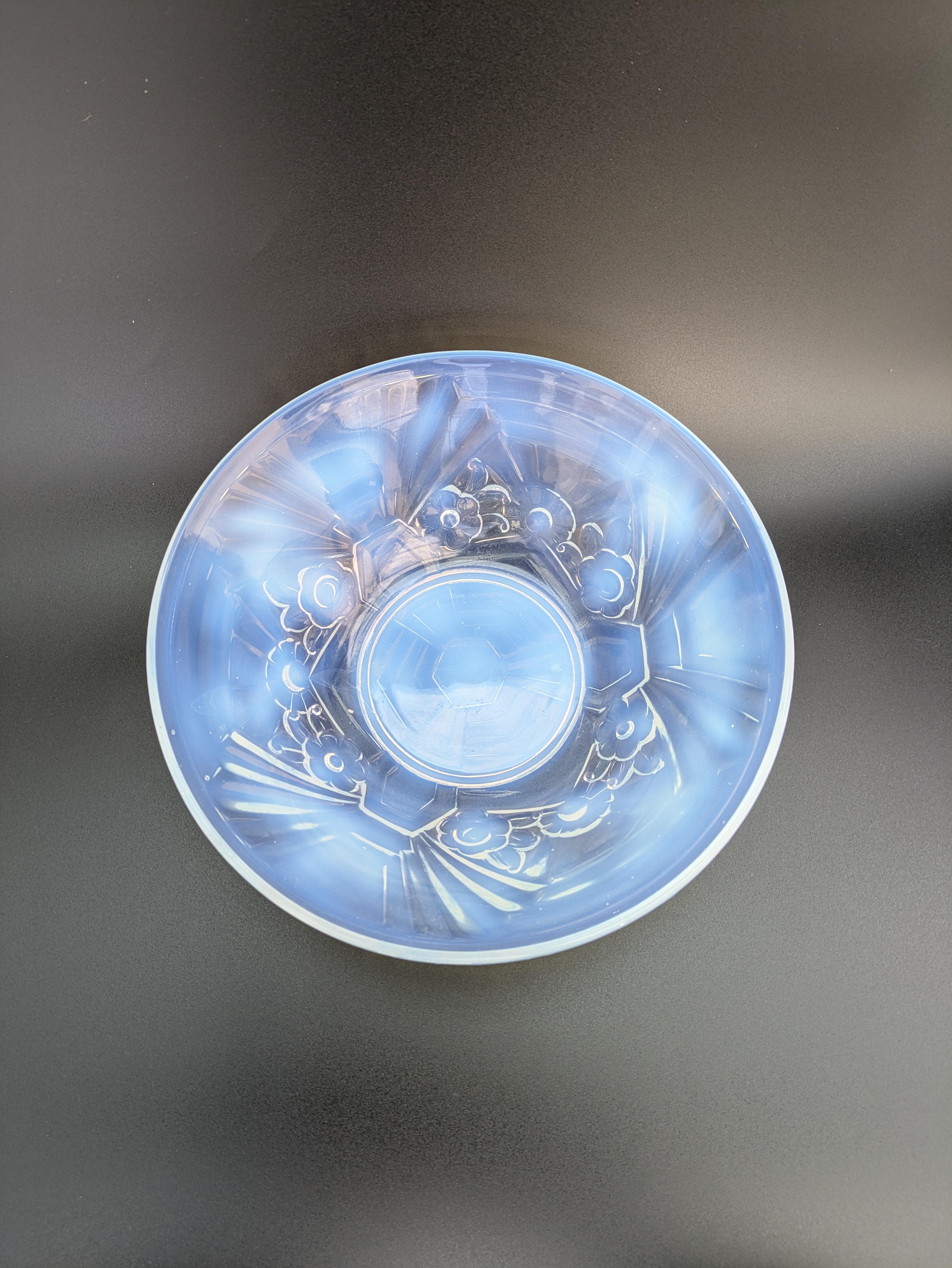 Cuenco decorativo Art Decó de vidrio opalescente de Jobling , 1930 siglo XX en venta