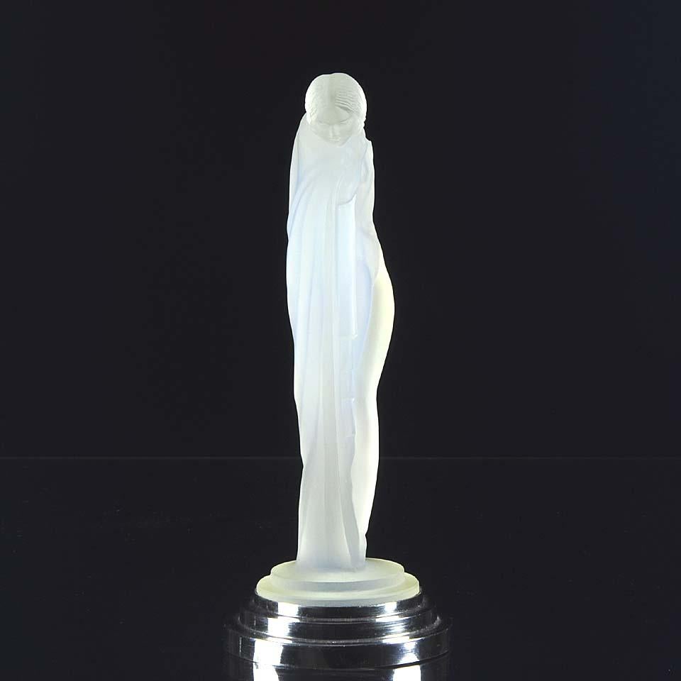 Milieu du XXe siècle Figure en verre opalescent Art Déco 