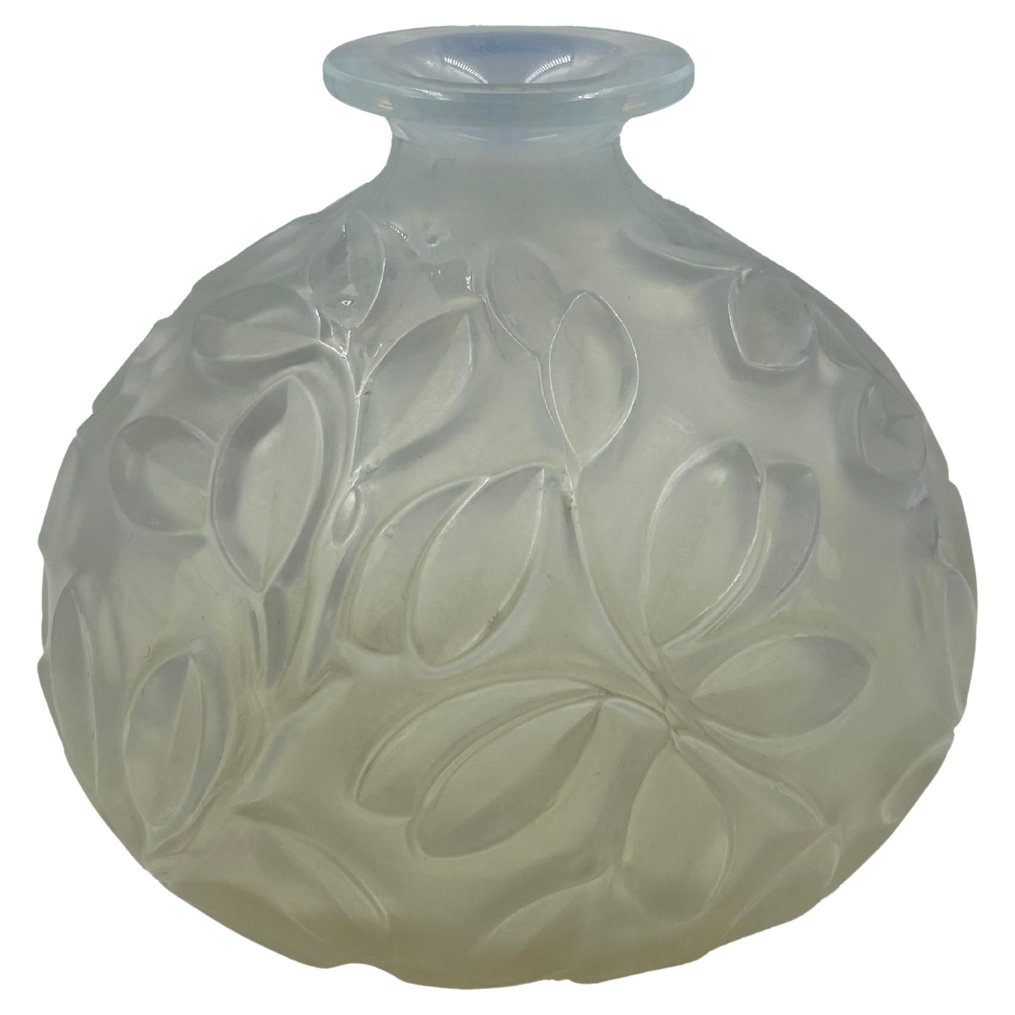 Art Deco opalescent glass vase by Marius-Ernest Sabino For Sale