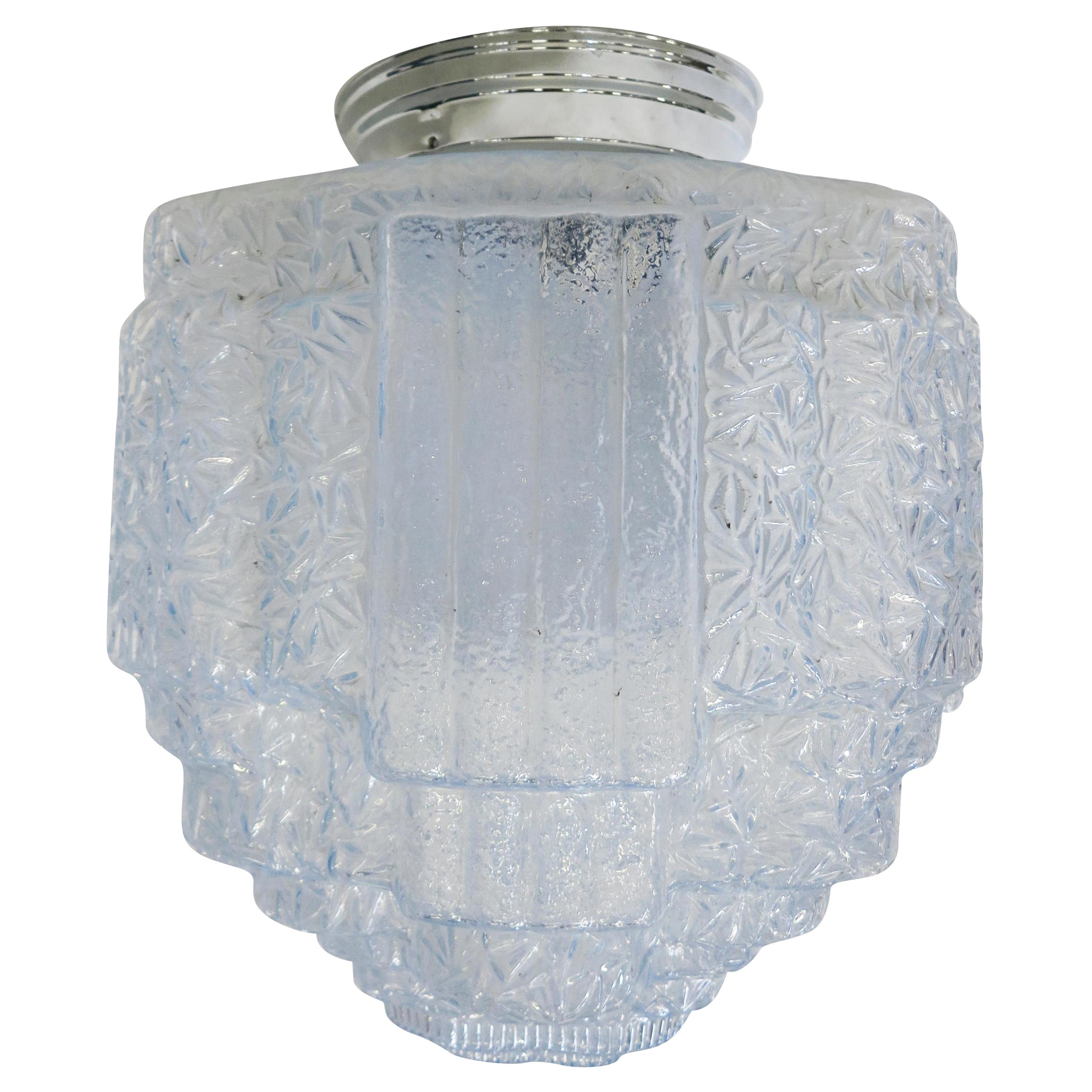 Lampe à suspension globe en verre Art Déco bleu glace opalescent à gradins en forme de gratte-ciel
