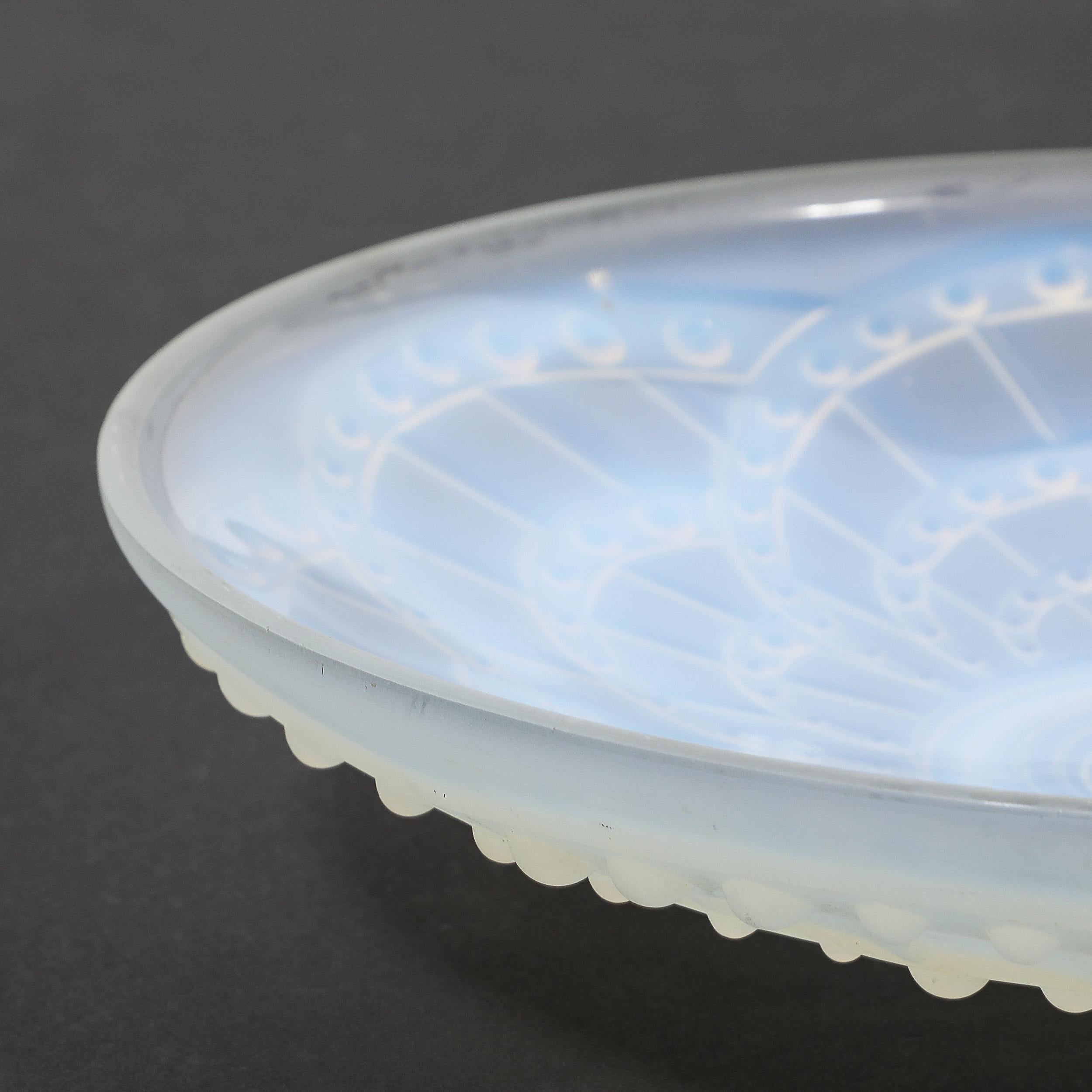 Art Deco Opalescent Molded and Frosted Glass Centerpiece Bowl Signed J. Landier For Sale 9