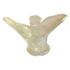 Art Deco Opalescent Sabino Art Glass Figurine of a Miniature Bird, a Sparrow