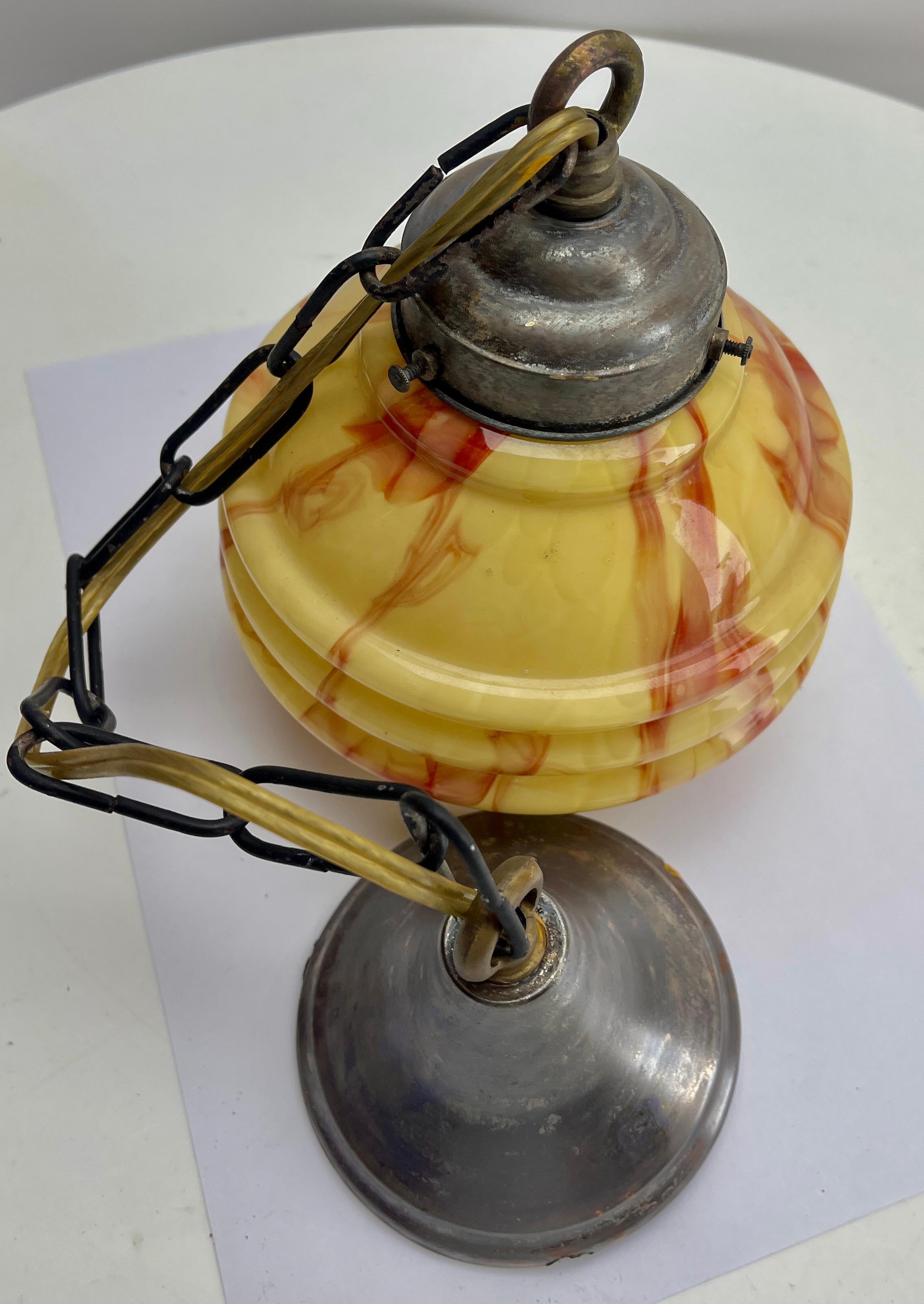 Art-Déco-Deckenleuchte aus Opal, Scailmont, belgischer collord-Glasschirm, 1930er Jahre im Angebot 3