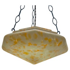 Plafonnier Art Déco, Scailmont Belgique, abat-jour en verre collord, années 1930