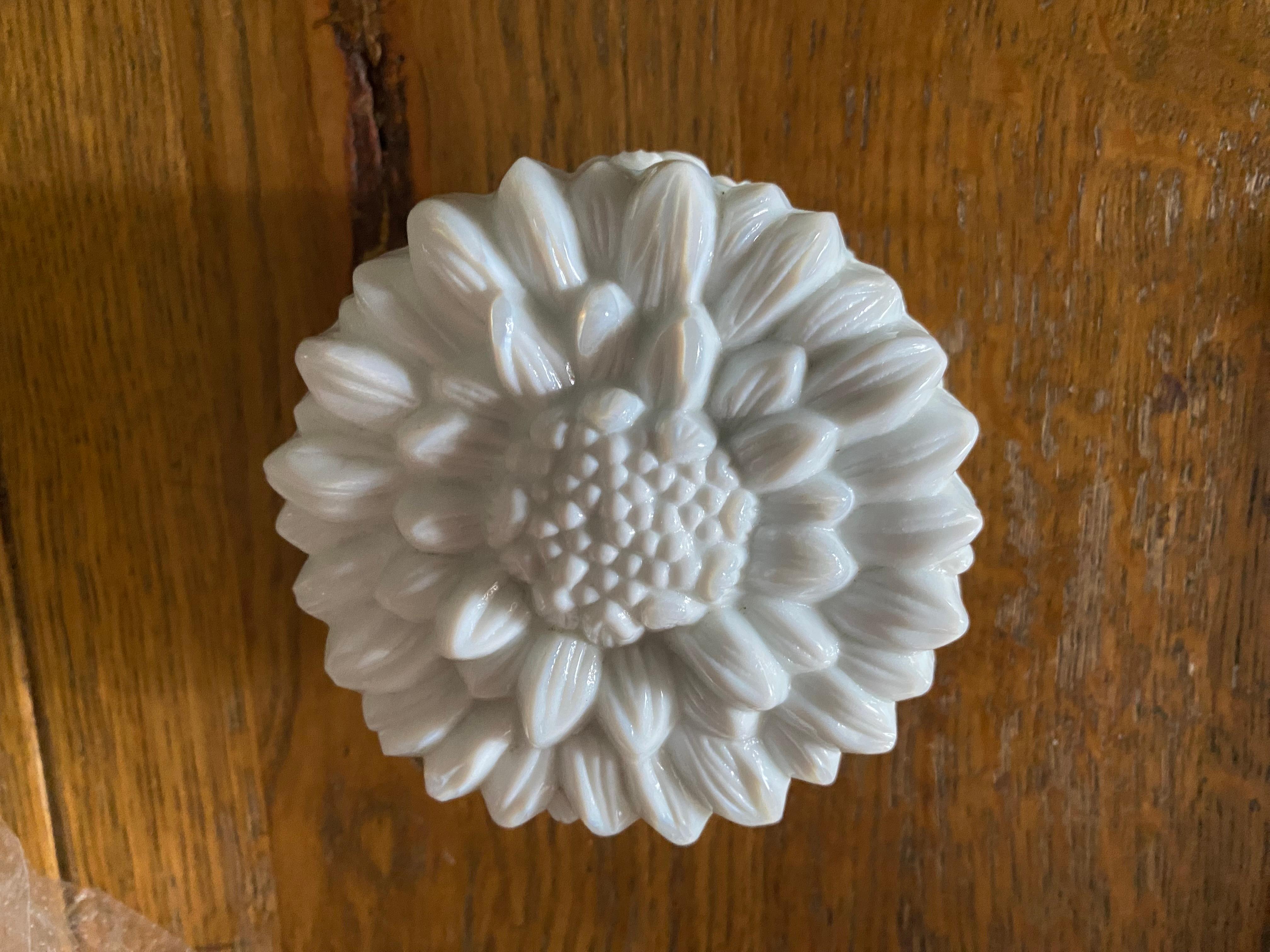 Art Deco Opaline Glass Box by Curt Schlevogt For Sale 1