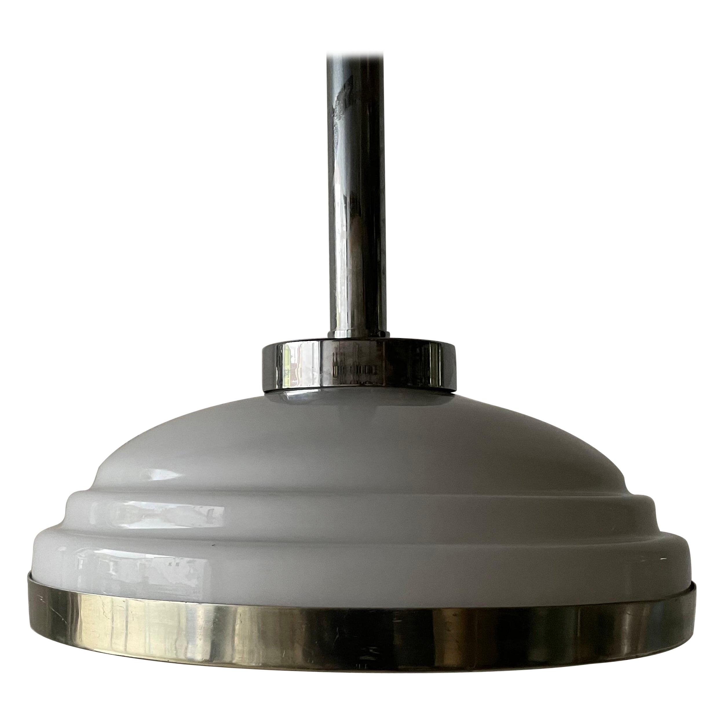 Lampada da soffitto Art Deco in vetro opalino e cromo, anni '40, Italia