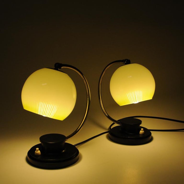 Art Deco Opaline Glass Pair of Globe Shaped Table Lamps, 1940s For Sale