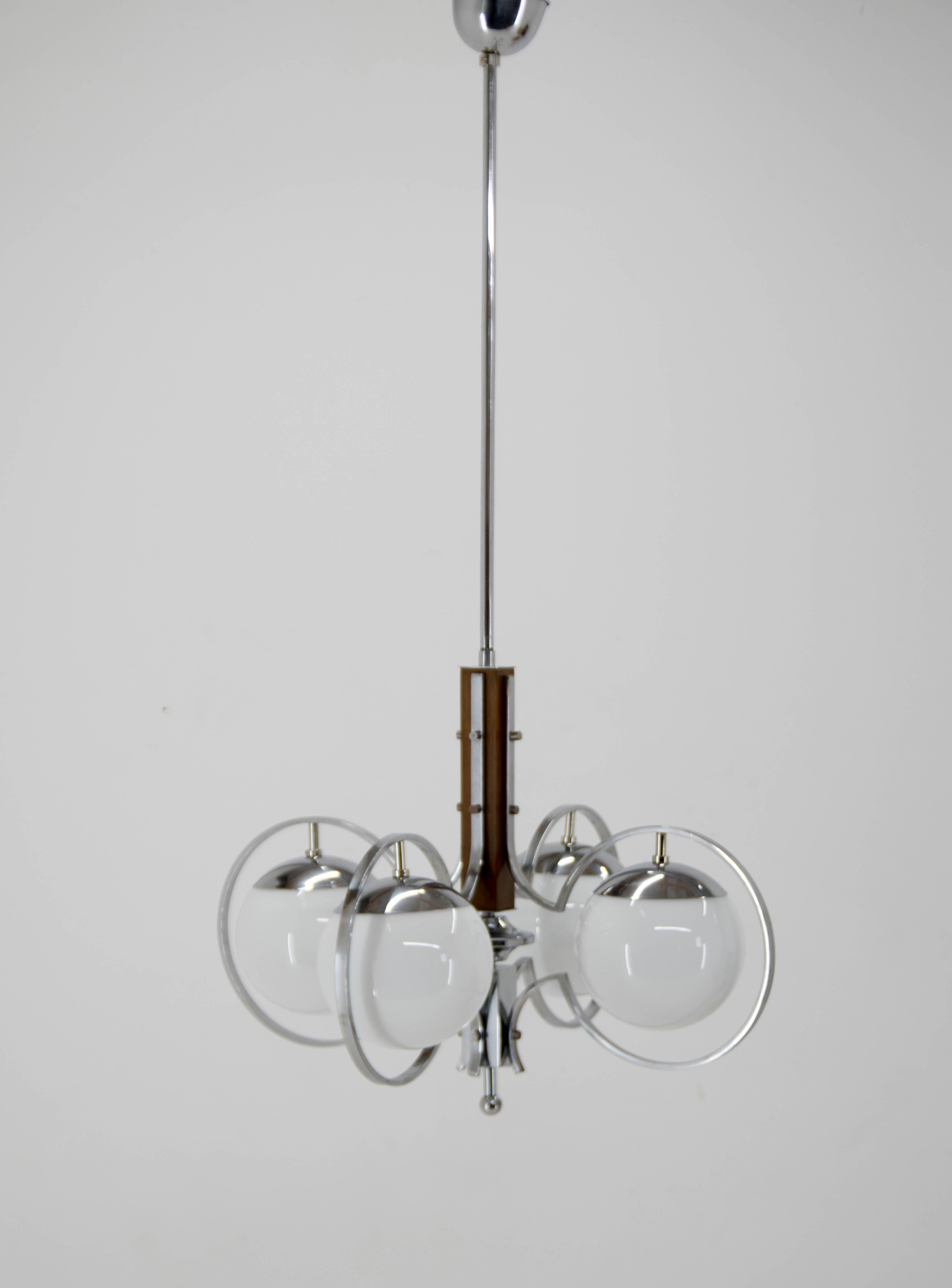 Art Deco Opaline Glass Wood and Chrome Chandelier, 1930s In Good Condition For Sale In Praha, CZ