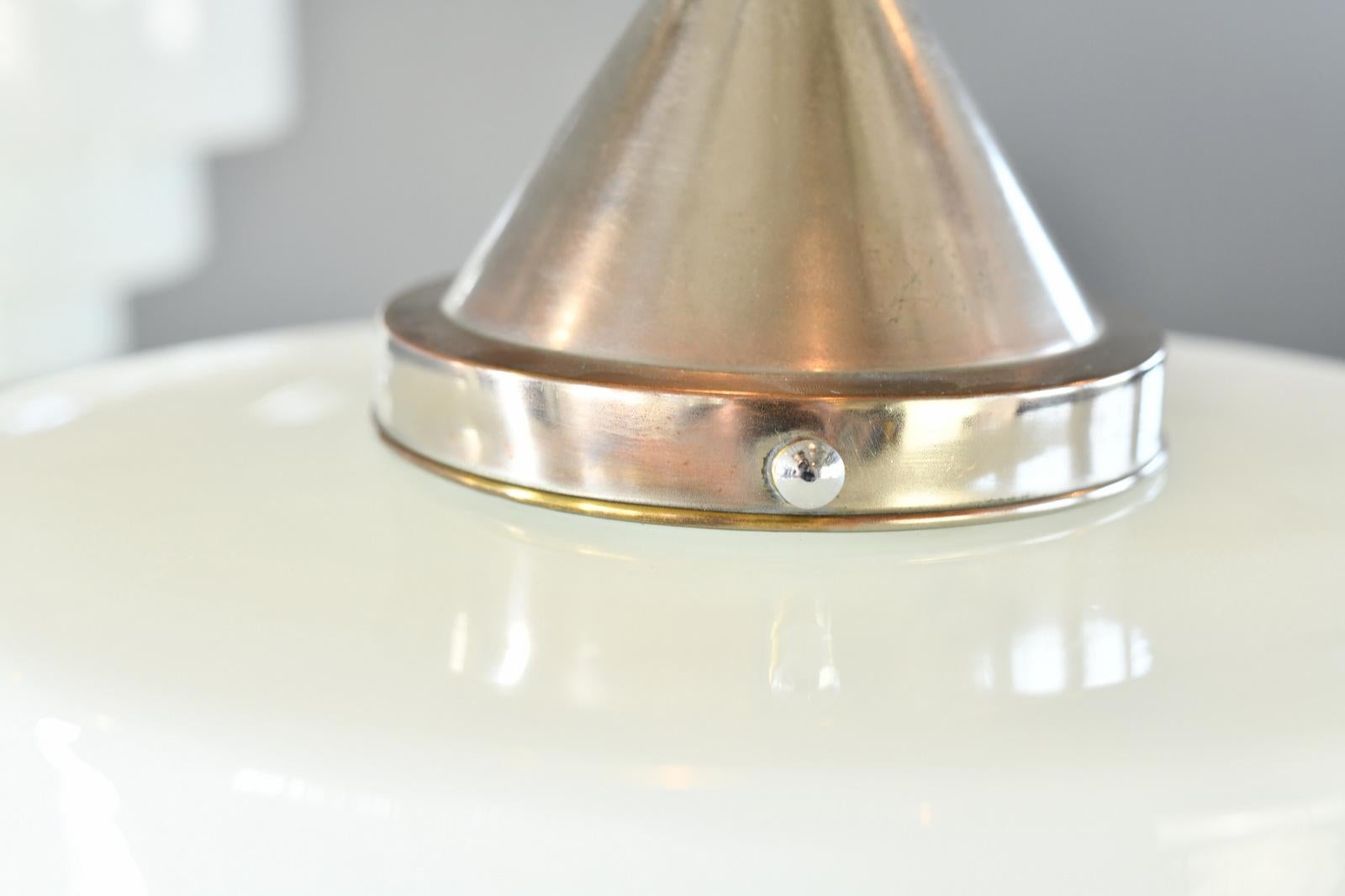 Art Decó Opaline Lights By Edison Circa 1930s en Bueno estado para la venta en Gloucester, GB