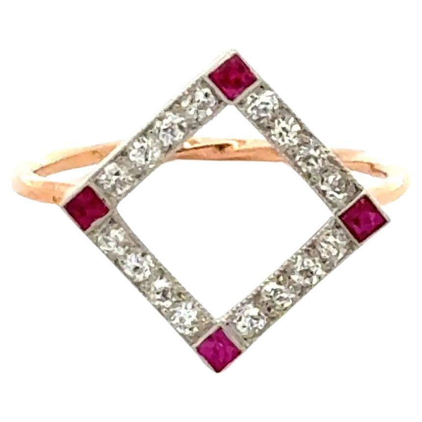 Anillo Art Déco Vintage Cuadrado Abierto de Platino con Diamantes y Rubíes en venta