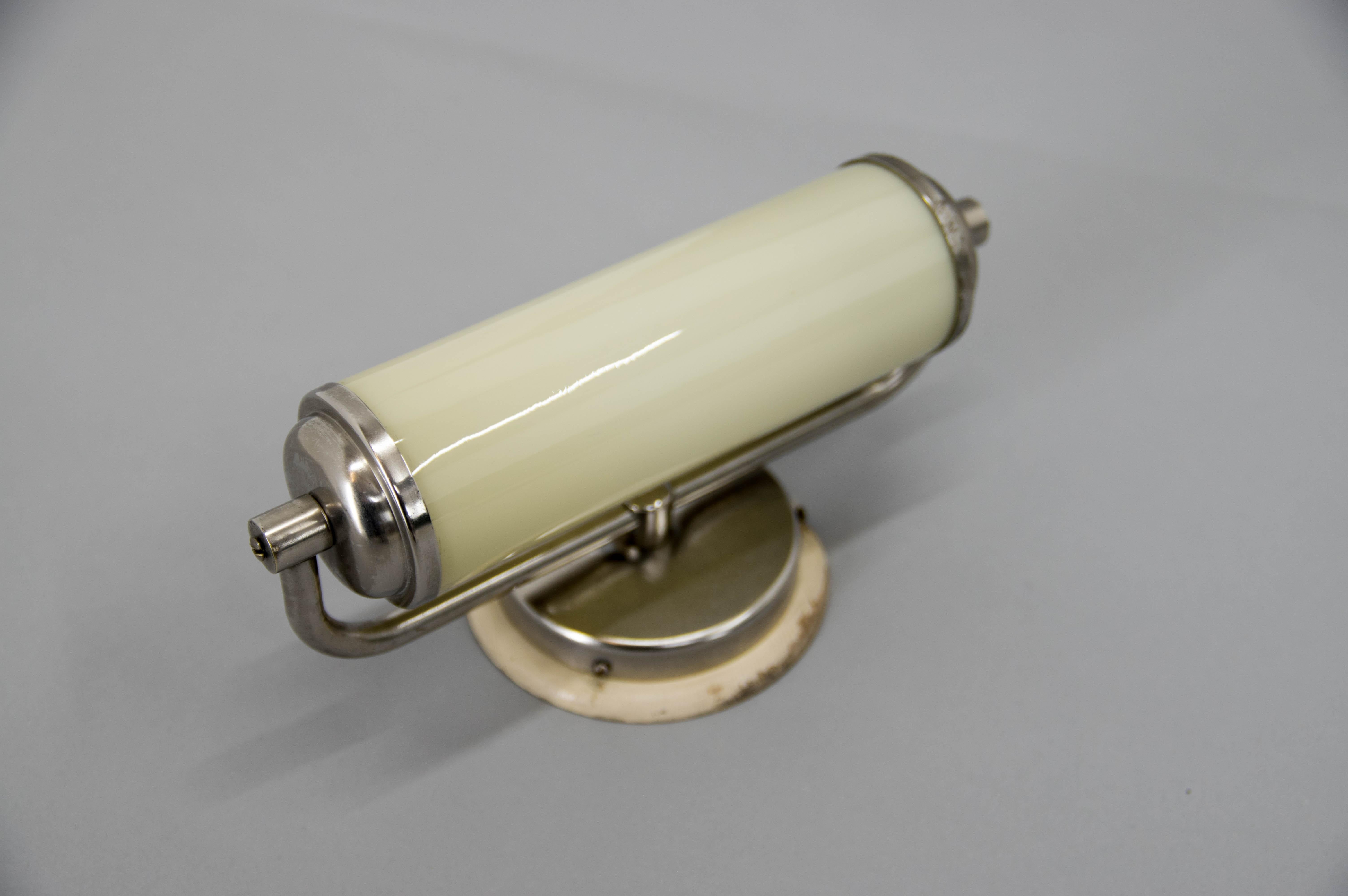 Tchèque Lampe murale Art Déco ou Bauhaus en nickel, années 1930 en vente