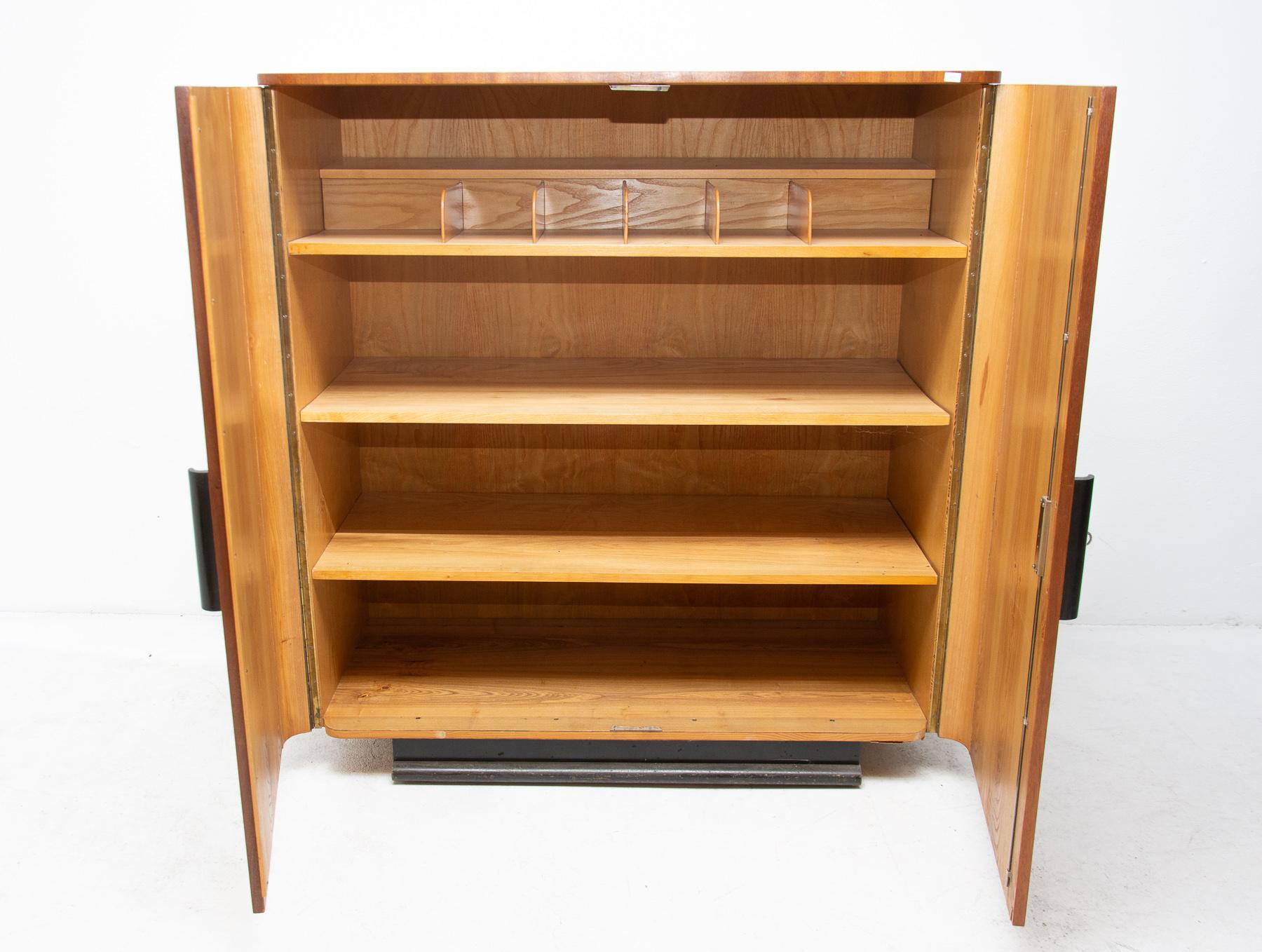 Art Deco or Functionalist Cabinet Designed by Jindřich Halabala for UP Závody In Good Condition In Prague 8, CZ